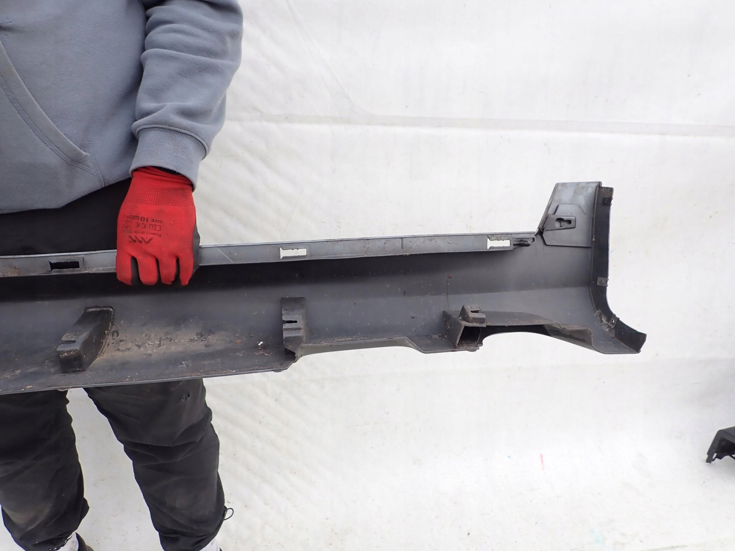 VOLVO XC60 and LIFT 13- threshold right moulding threshold