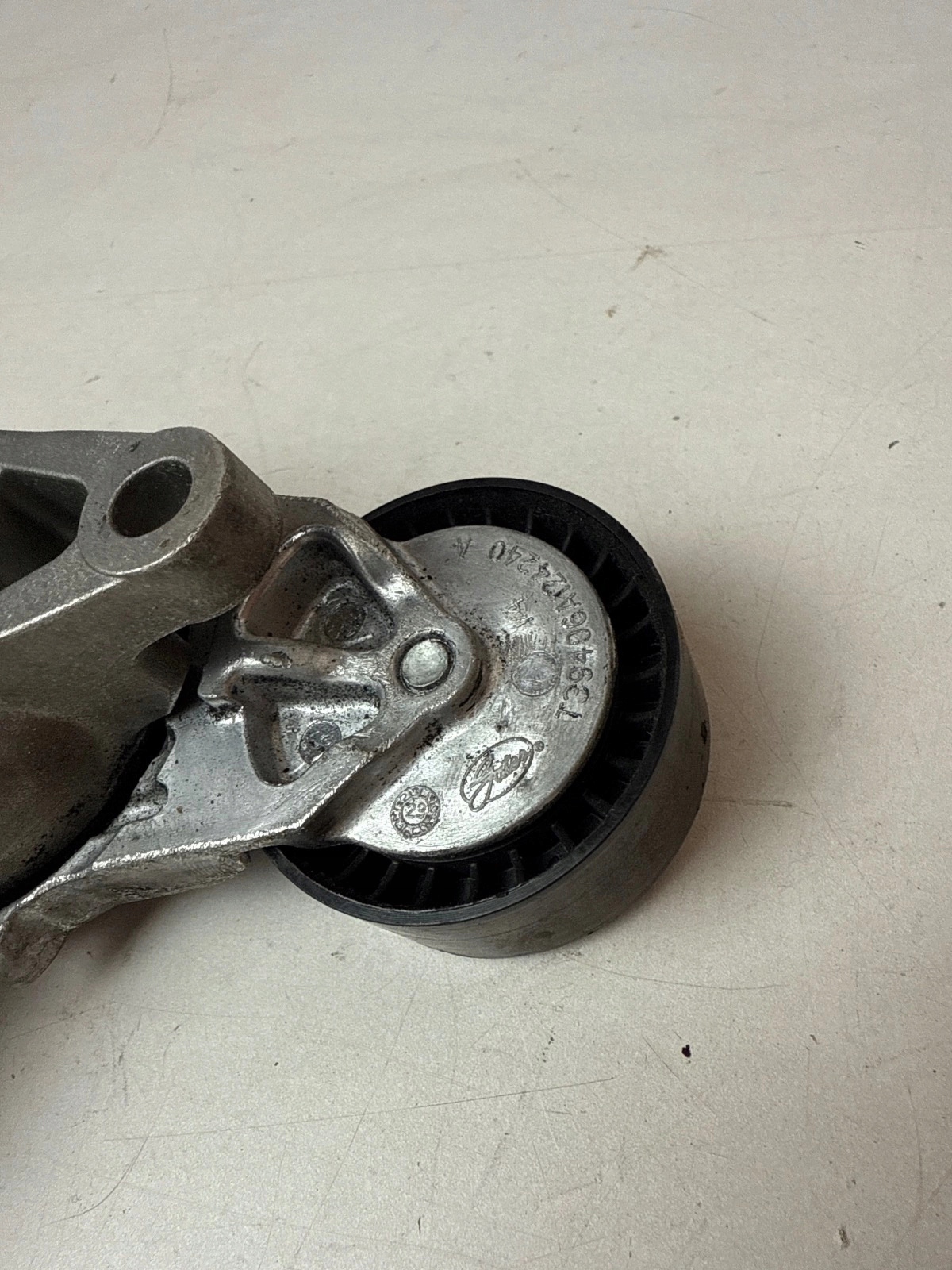 adjuster pulleys PSA T39406 2.0 HDI