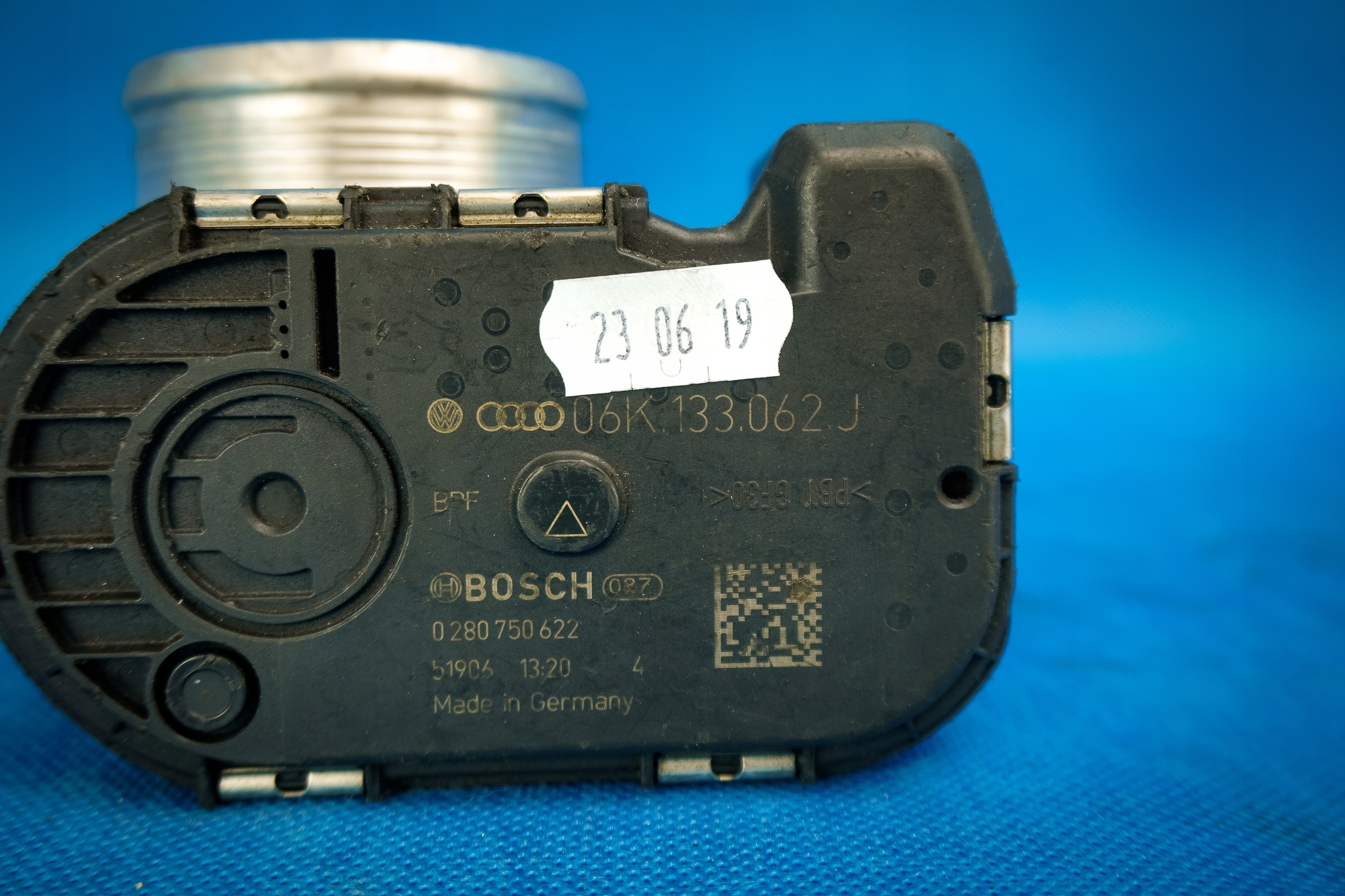 throttle flap air Audi A4 8W Q7 4M 06K133062J