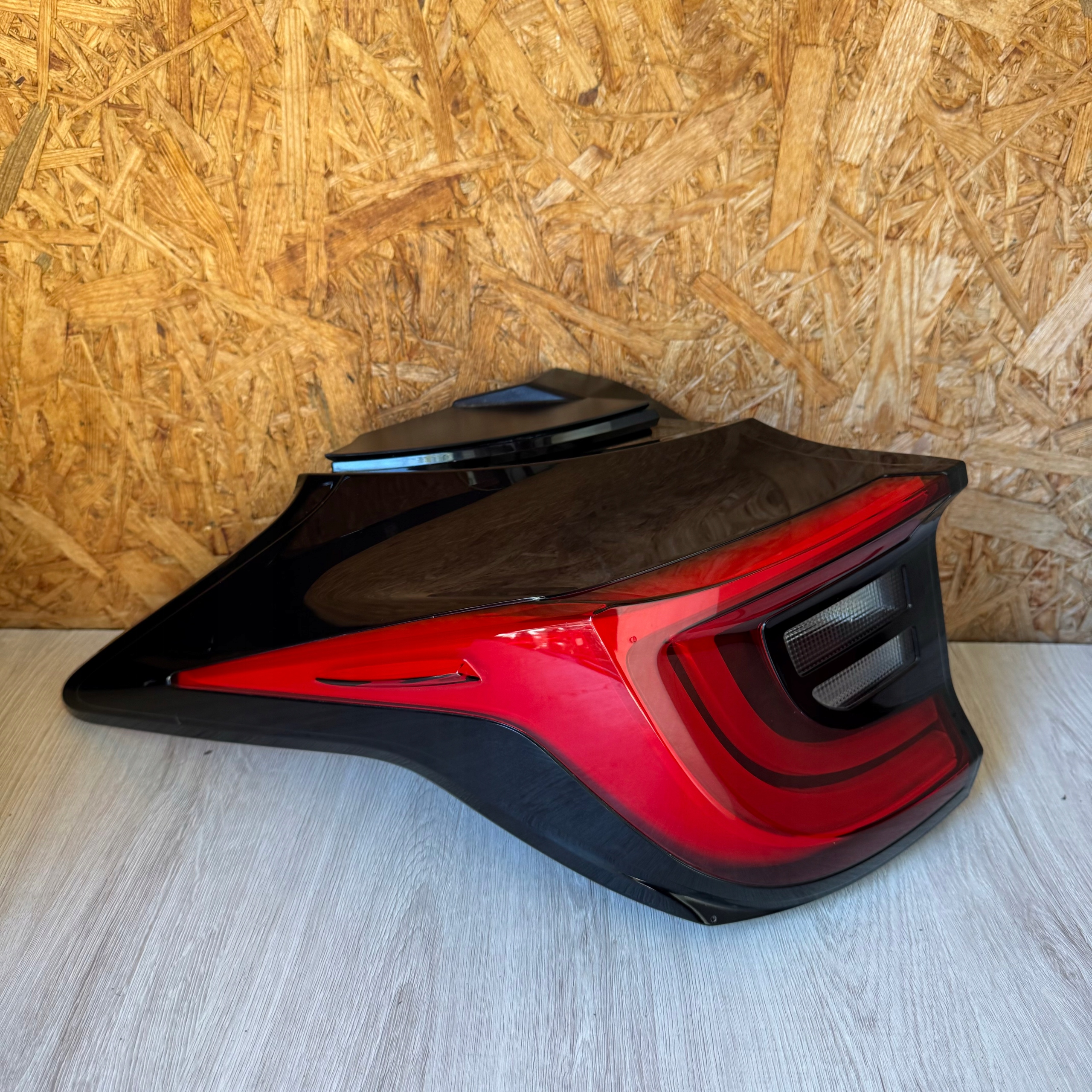 Toyota Yaris I P1 Rückleuchte Rearlamp - Thumbnail 1