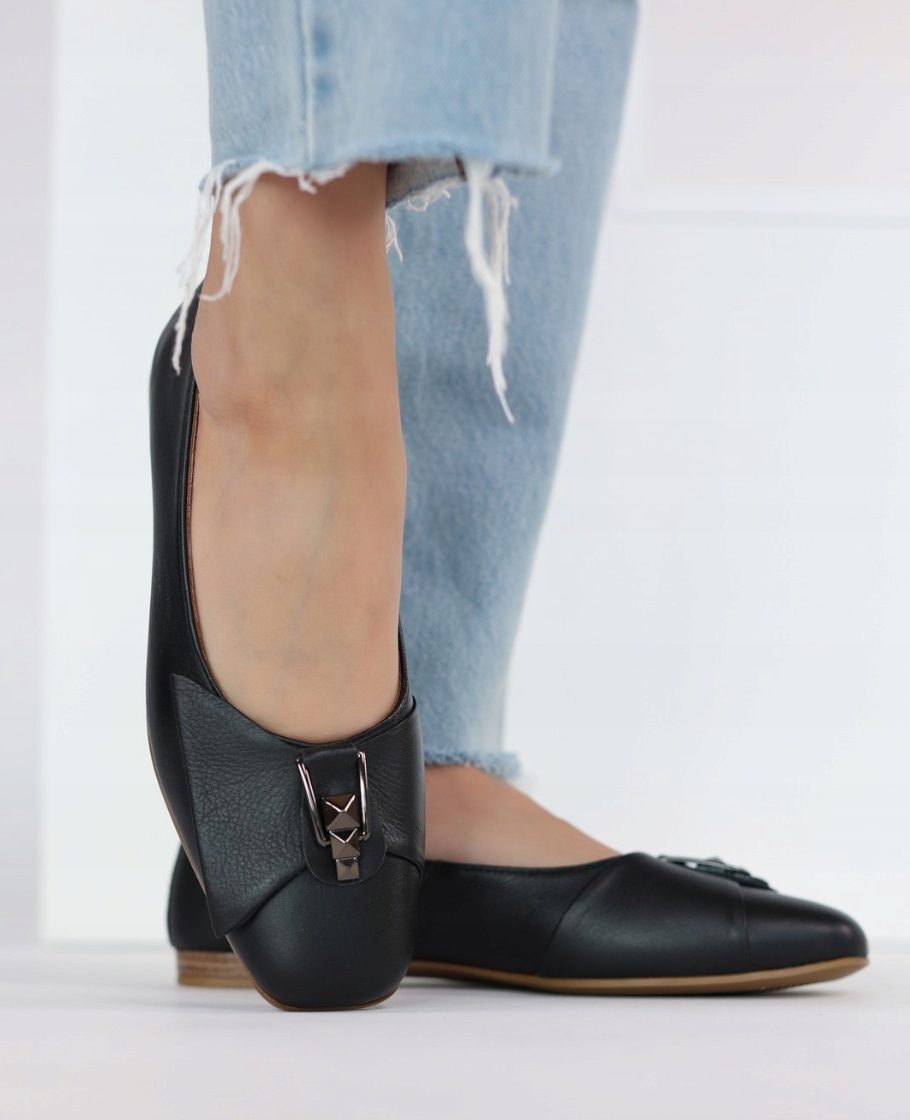 Dámské kožené elegantní baleríny Cevrila, zasouvací, čtvercové, černé, velikost 38