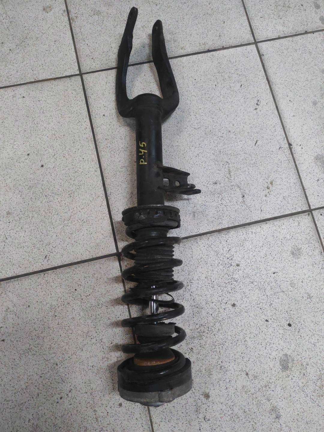 shock absorber front left side BMW 5 X-Drive F10 2016rok 2.0 TB.