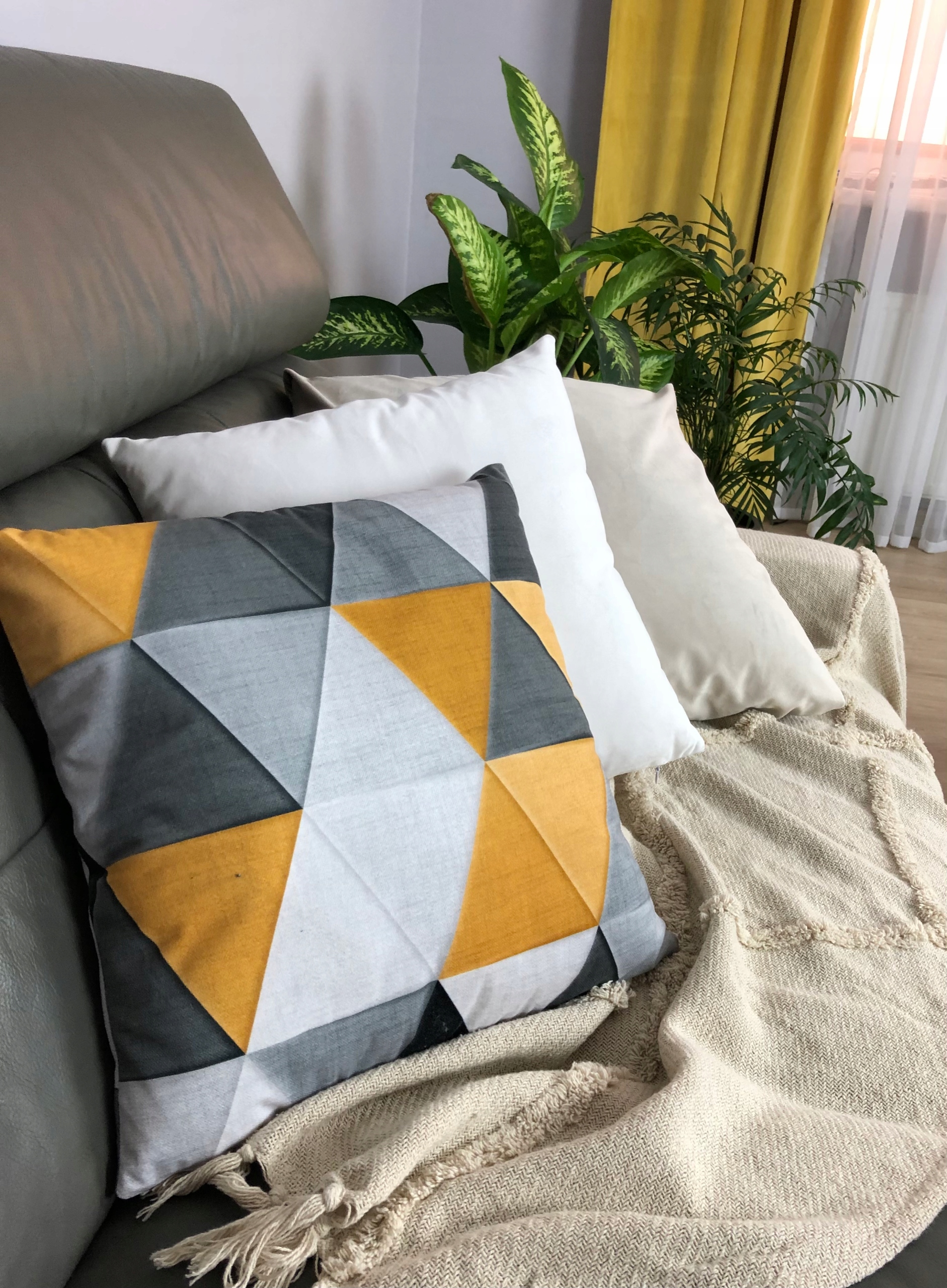 POSZEWKA WELUROWA MUSZTARDOWY 45x45 Szerokość produktu 45 cm