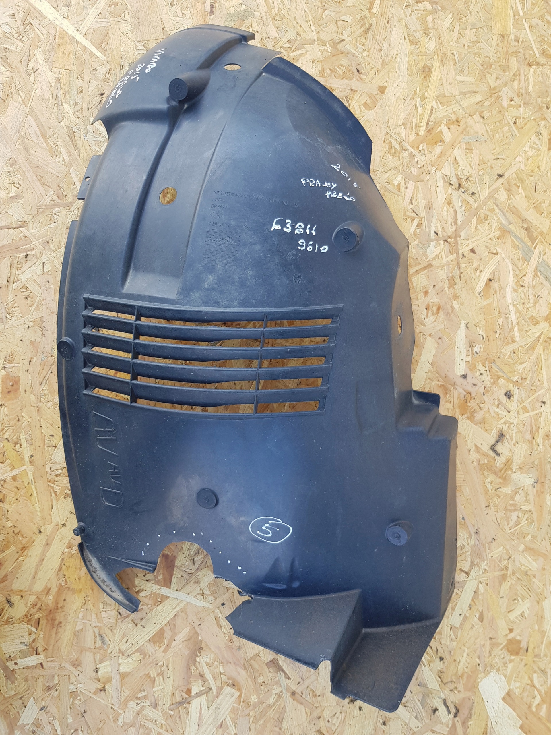 TRAFIC III VIVARO B mudguard front front right 93867898 638449610R