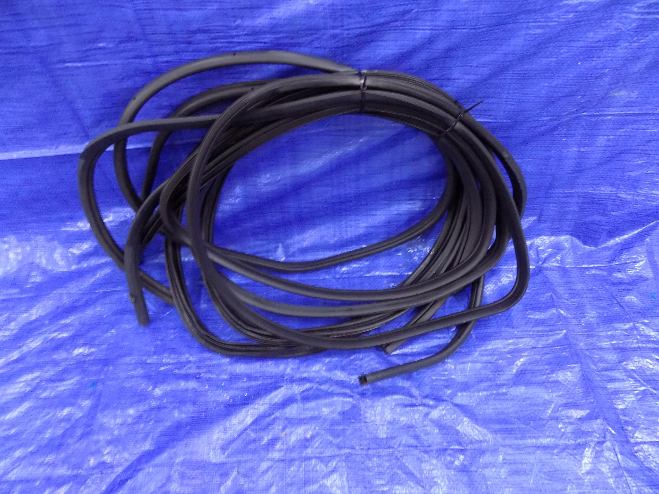 USZCZELKI DRZWI KLAPY USZCZELKA JUKE F16 20R