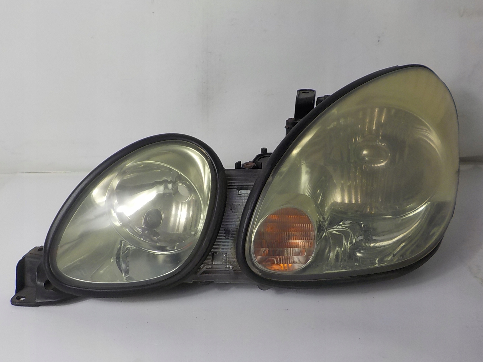 LEXUS GS 300 430 light left front front UK