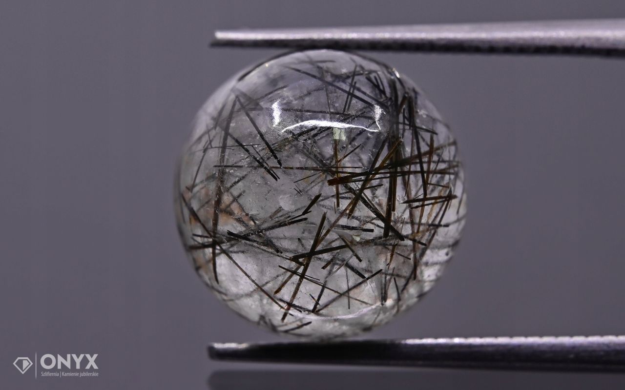 Křemen s turmalínem kabošon A kulatý fi 12 mm