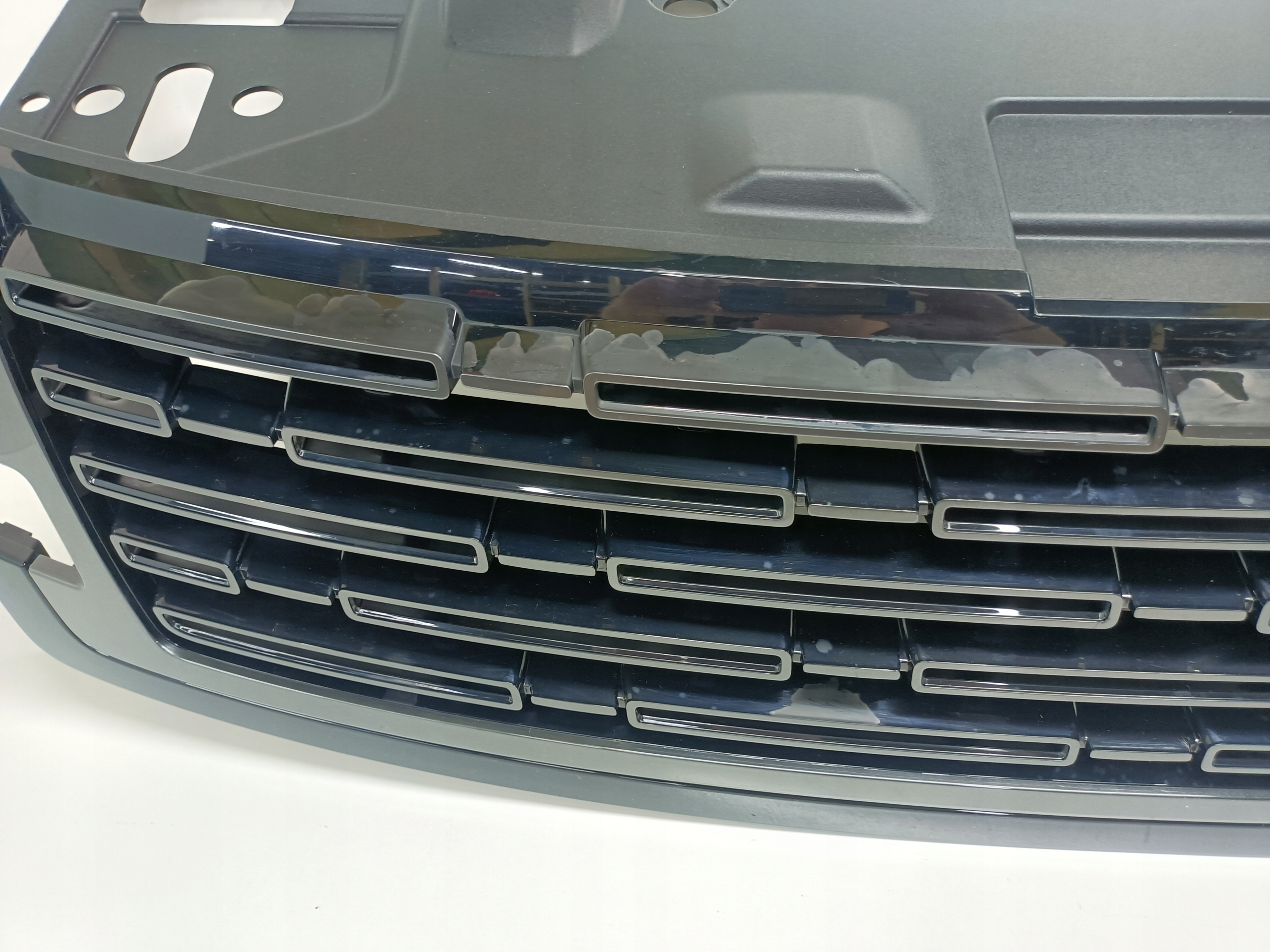 LAND ROVER RANGE ROVER L460 GRILL ATRAPA PRZÓD M8E2-8200 Producent części Land Rover OE