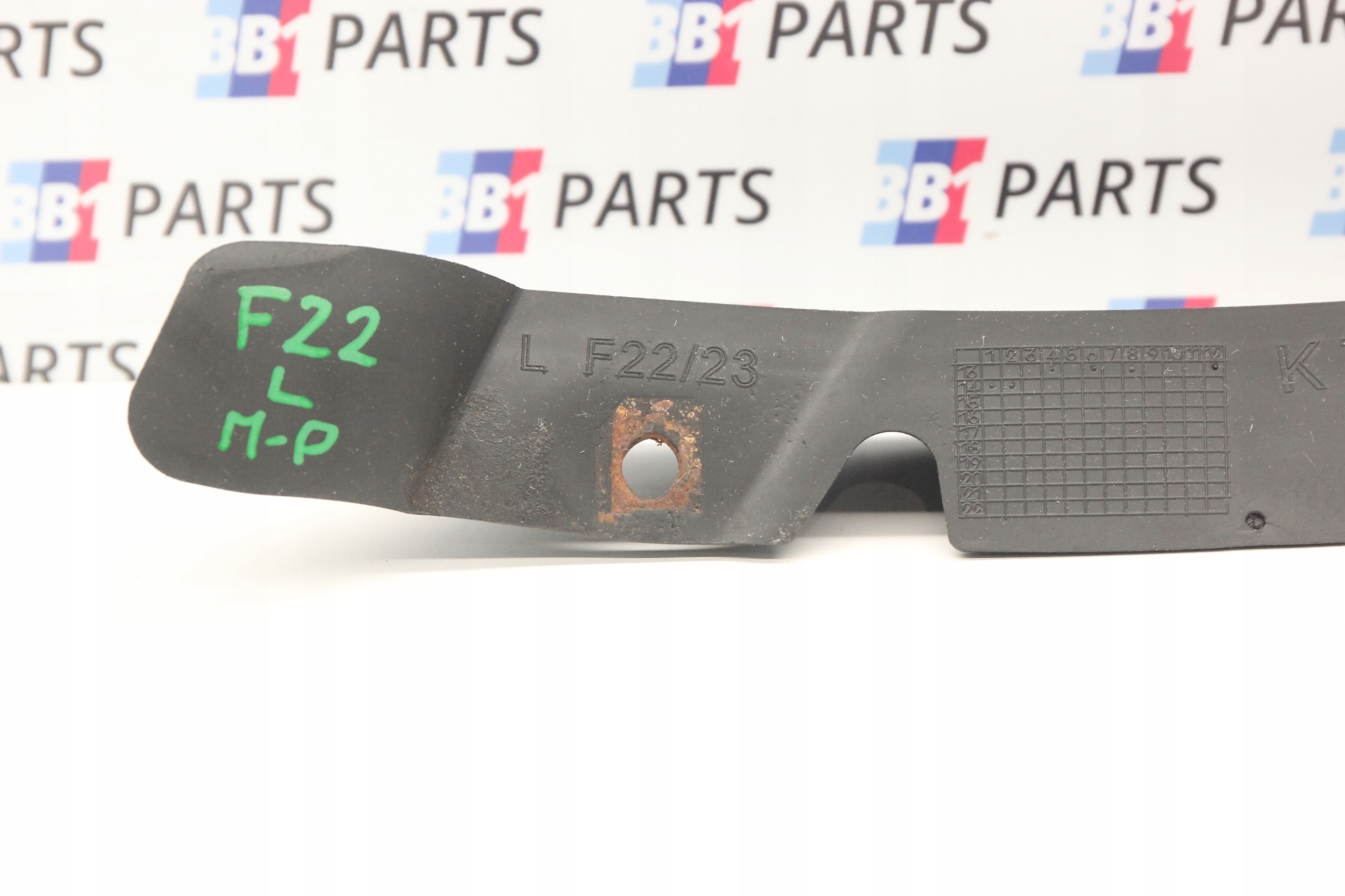 BMW F22 těsnění nárazníku levá m-packet 8060799
