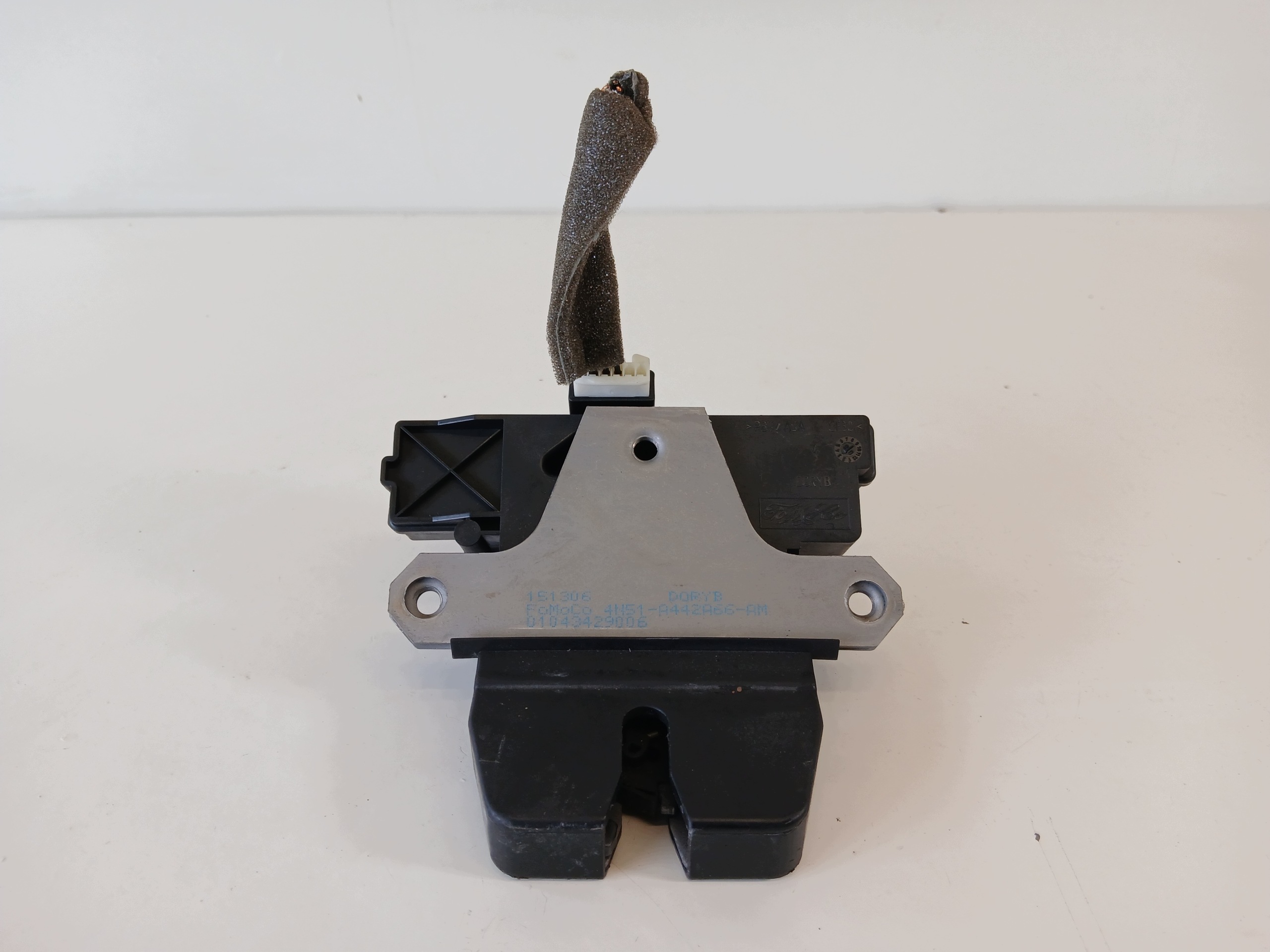 VOLVO V50 lock bonnet boot 4N51-A442A66-AM