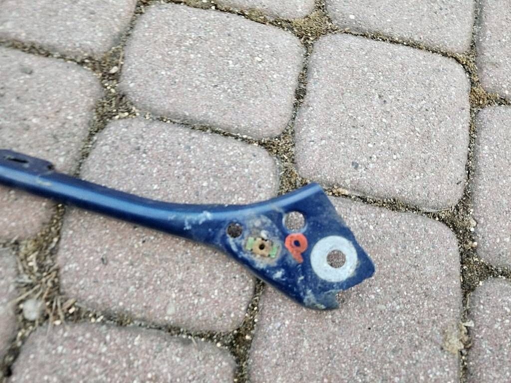 Poignée Support plaque Console Armature Avant okular Droite Opel Astra K