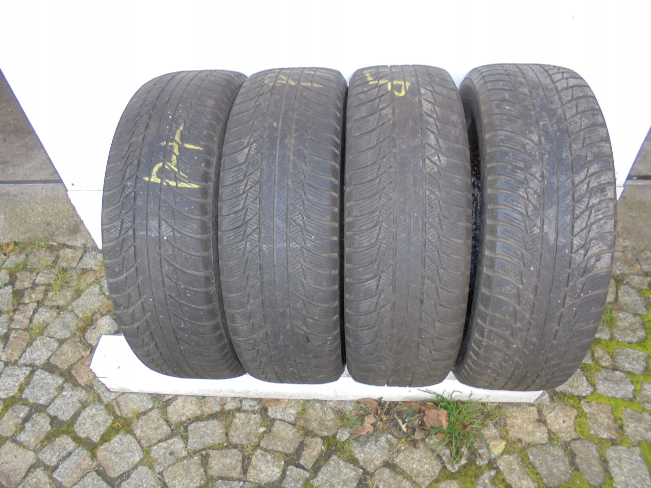 OPONY ZIMOWE BRIDGESTONE 215/65 r17 99H (U514)