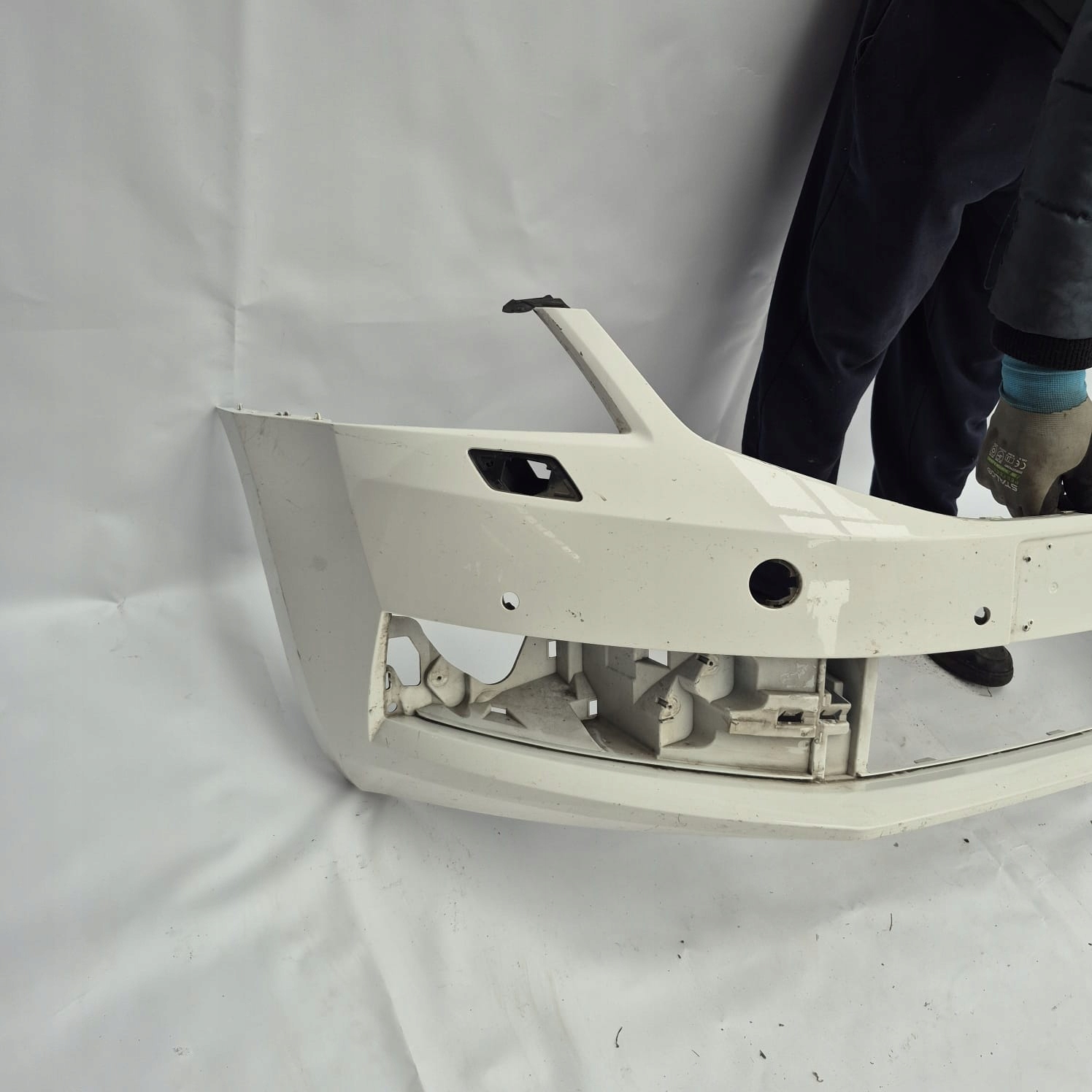 SKODA OCTAVIA III LIFT 16- bumper front front 4XPDC SPR 5E0807221N