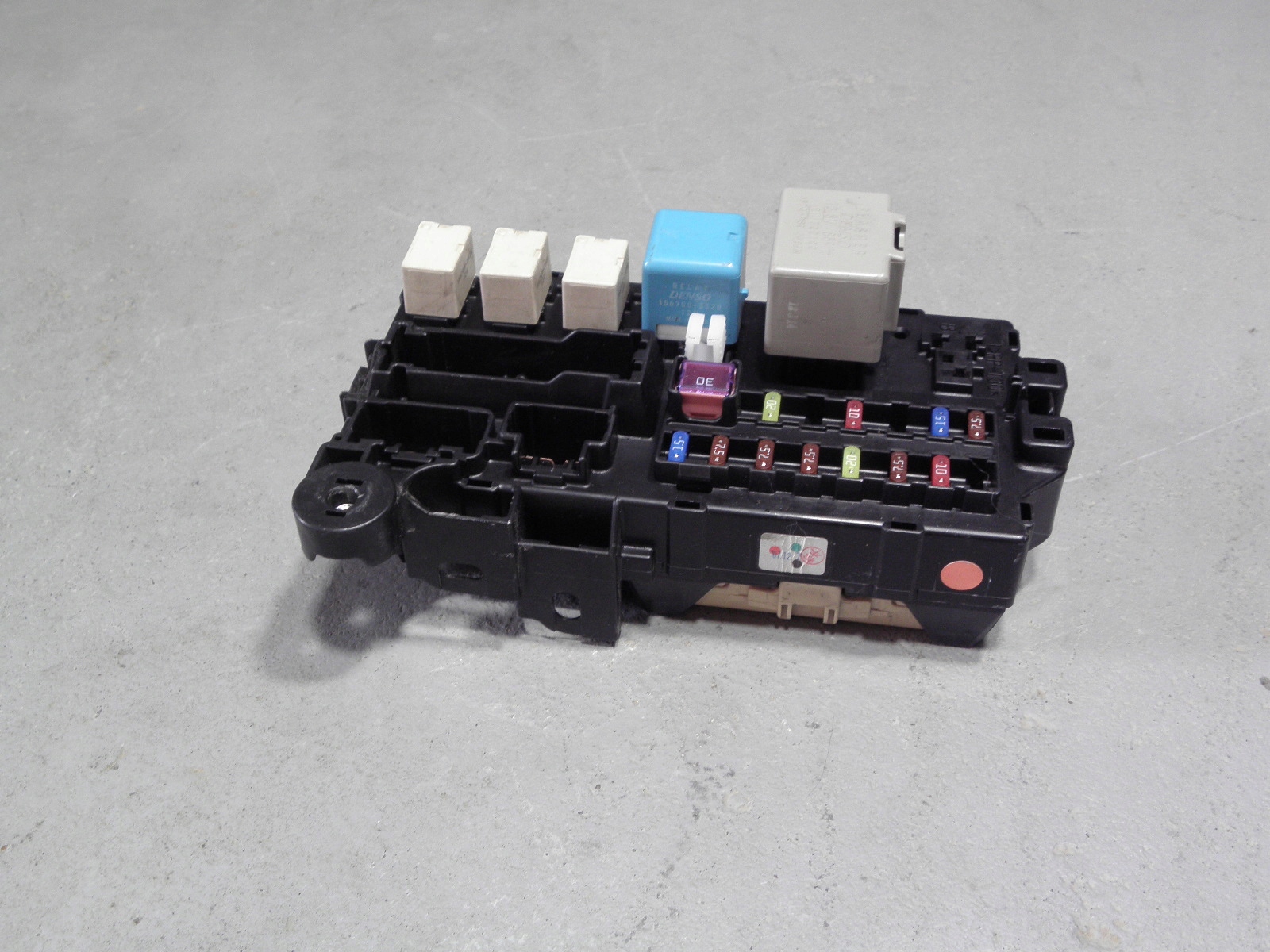 SUBARU JUSTY 4 / SIRION 1.0 // SKRZYNKA BEZPIECZNIKÓW 85980-B1010