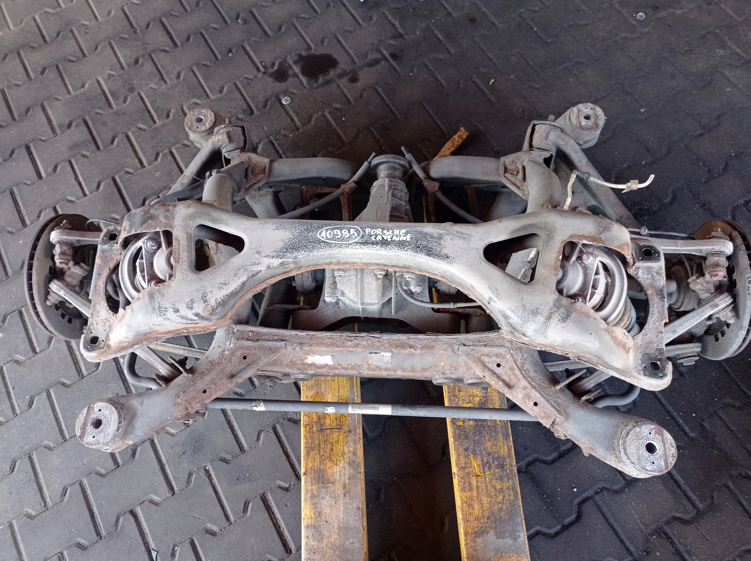 PORSCHE CAYENNE I ZAWIESZENIE TYŁ MOST KOMPLET