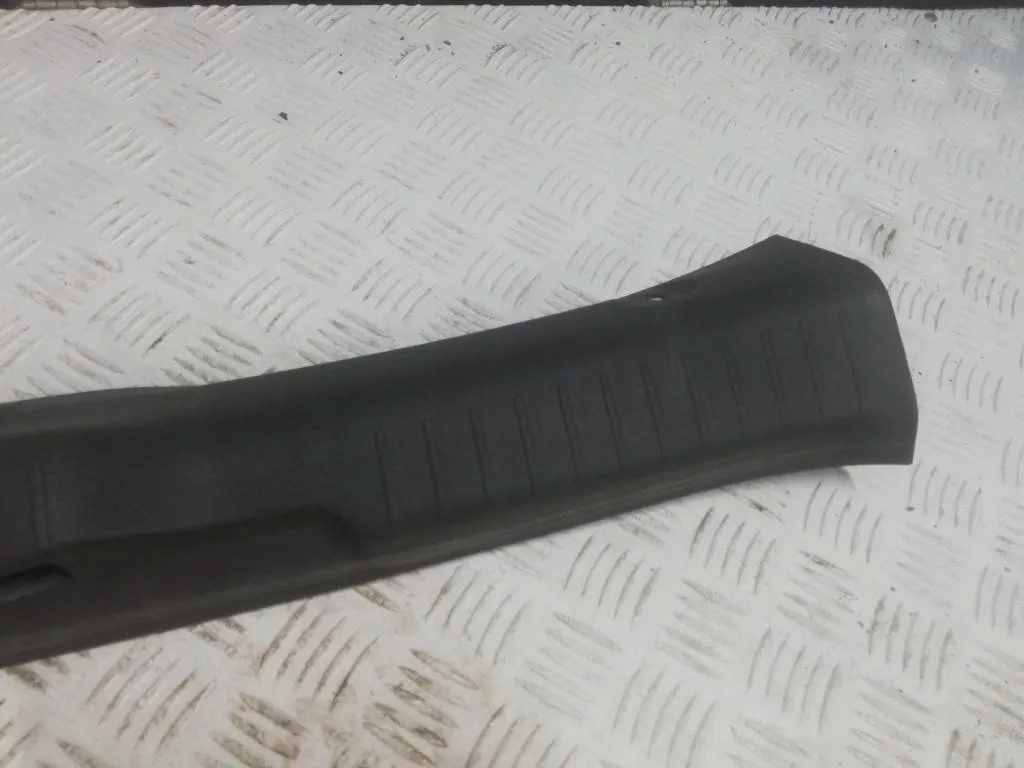 OSŁONA TAPICERKA PASA TYLNEGO CITROEN C4 CACTUS Producent części Citroen OE