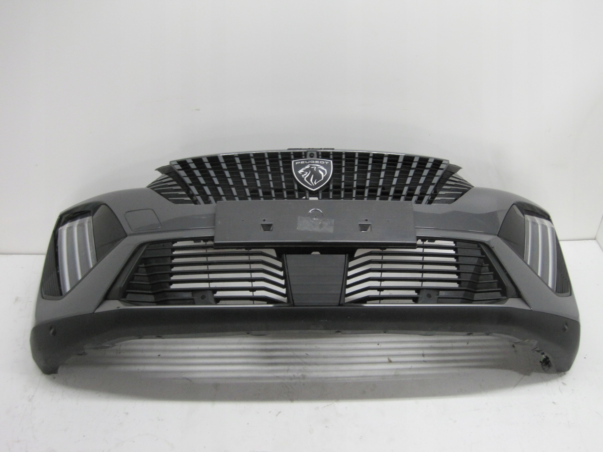 bumper PEUGEOT 2008 24R KAMERA 6 PDC below RADAR front front