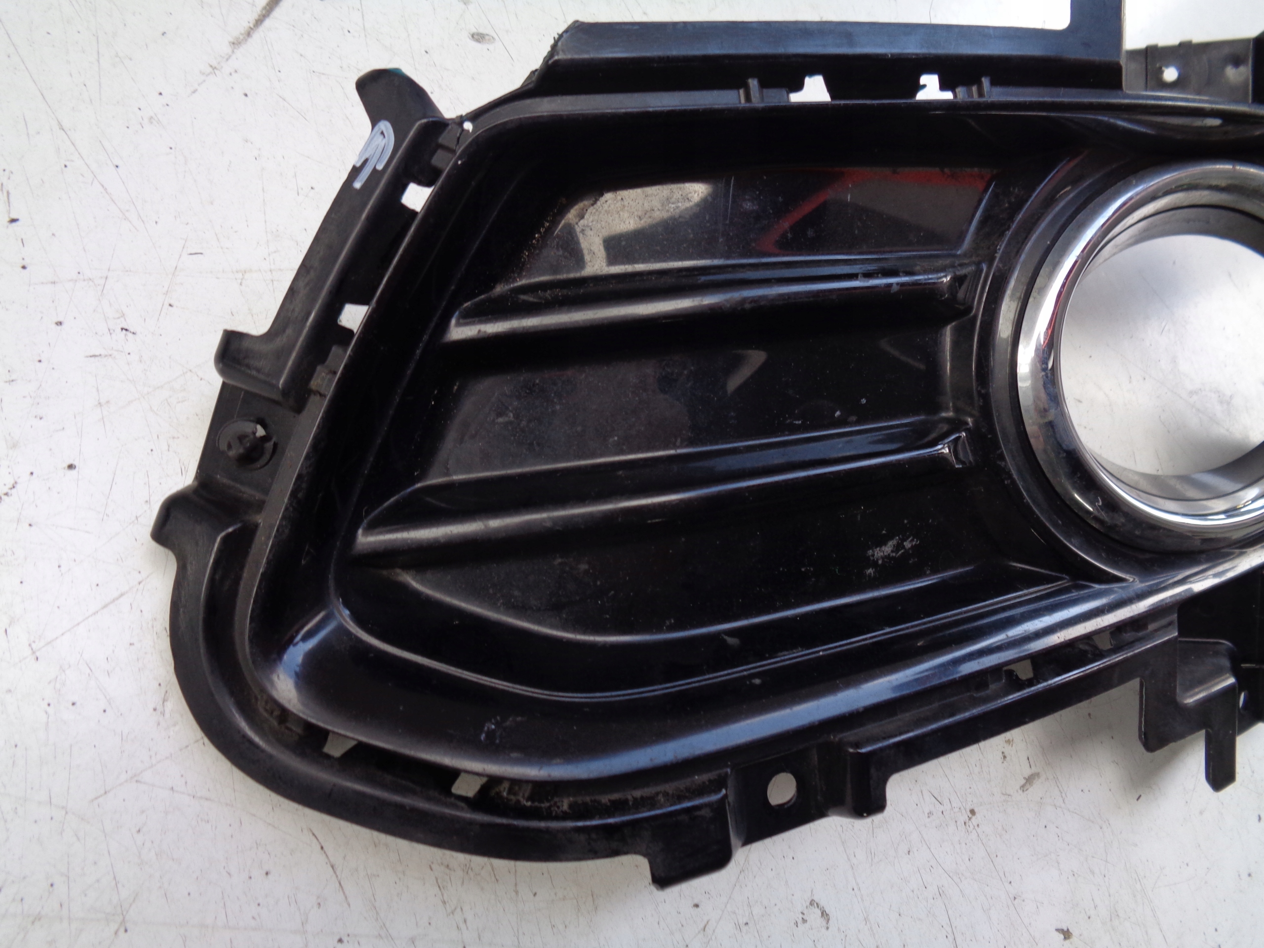 grid of a bumper left FORD MONDEO MK5 15