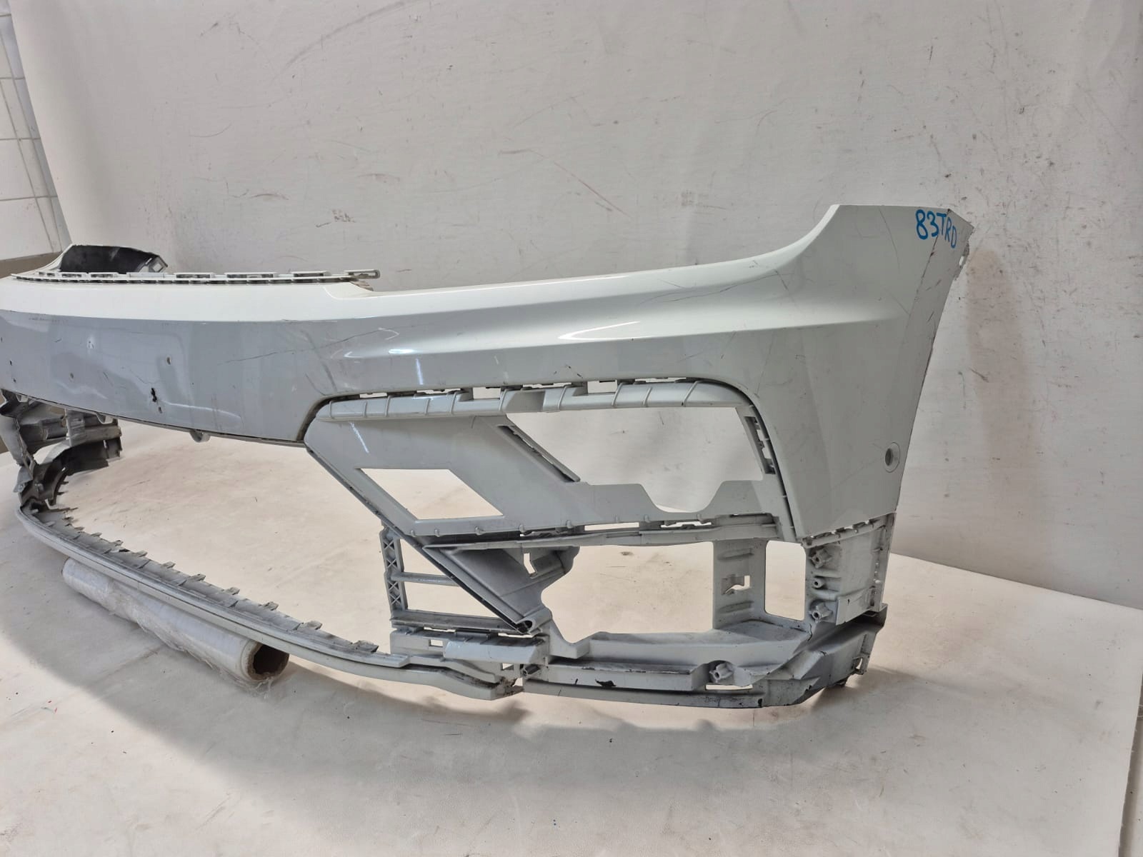 VW TIGUAN II 2 R-LINE 16-20 bumper front front PDC