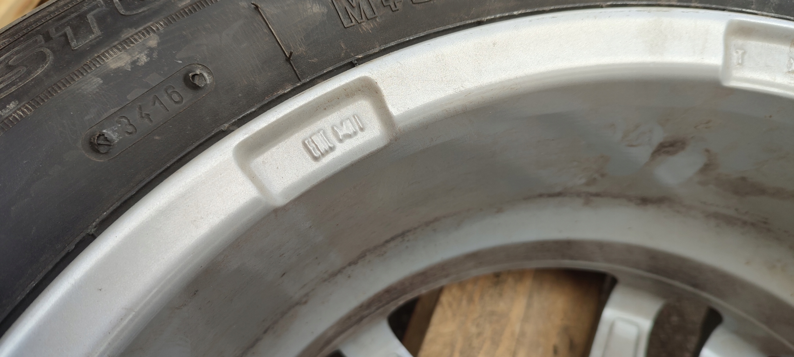 disc audi A4 B8 DEZENT 7JX16 ET35 5X112