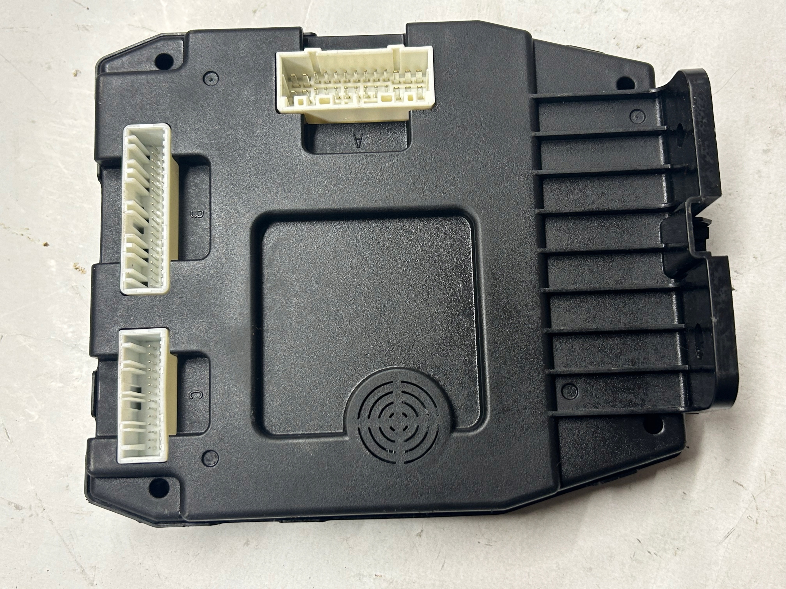 KIA VENGA module control unit BCM 95400-1PAE0
