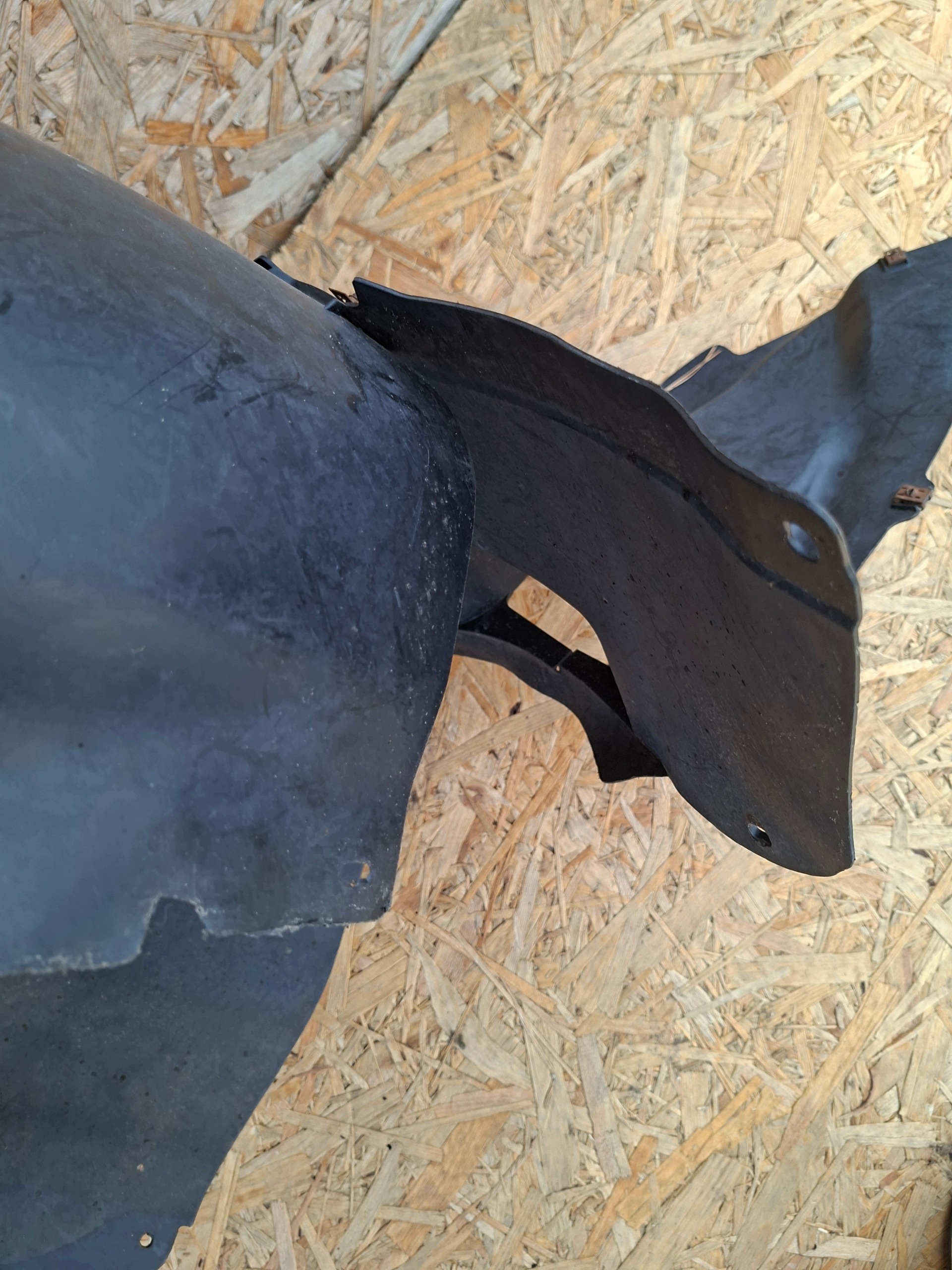 mudguard front front right VW PASSAT B6 3C0805912A