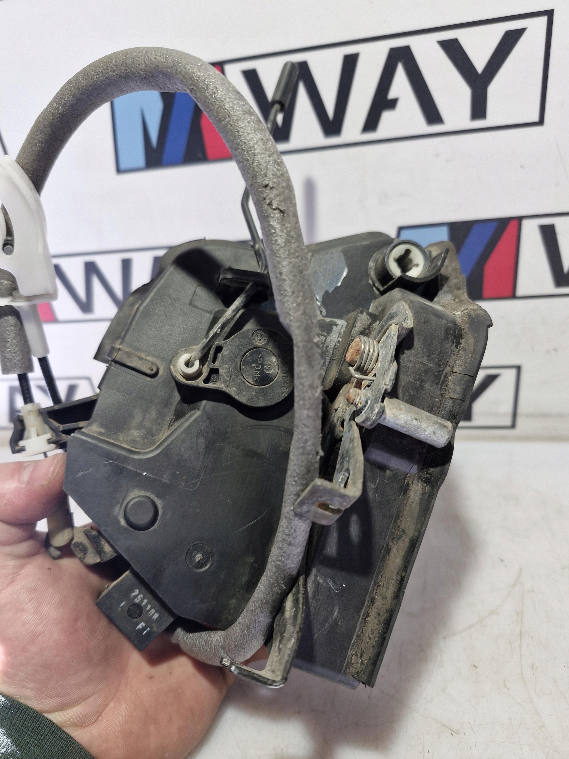 BMW E46 CABRIO lock door left front original