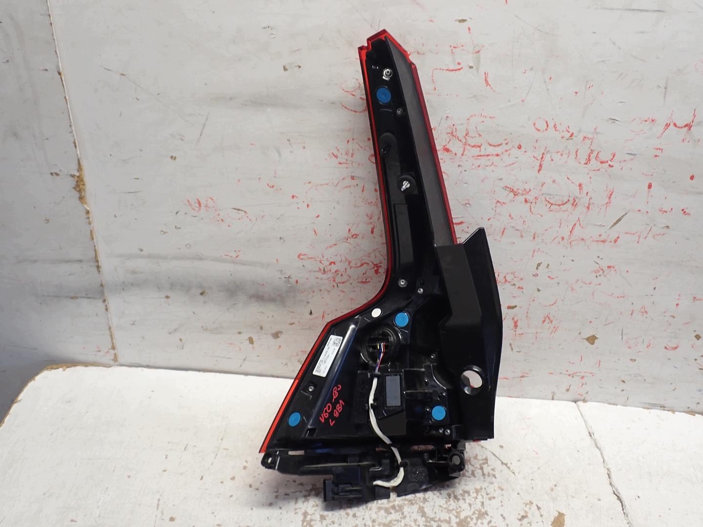 light rear part rear right VOLVO V60 II 2018- 32291359