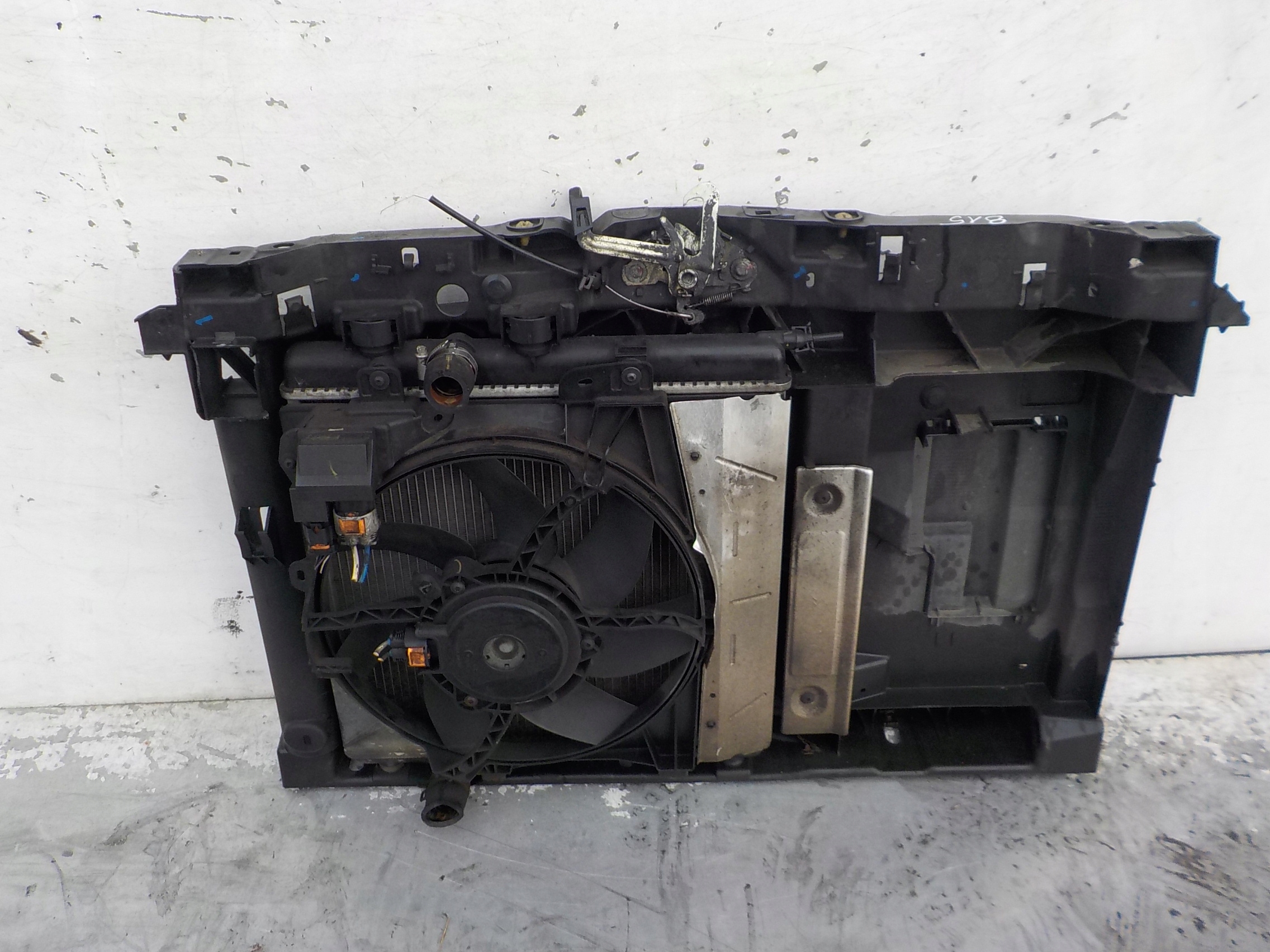 815 CITROEN C3 II DS3 support panel for radiators pillar iron