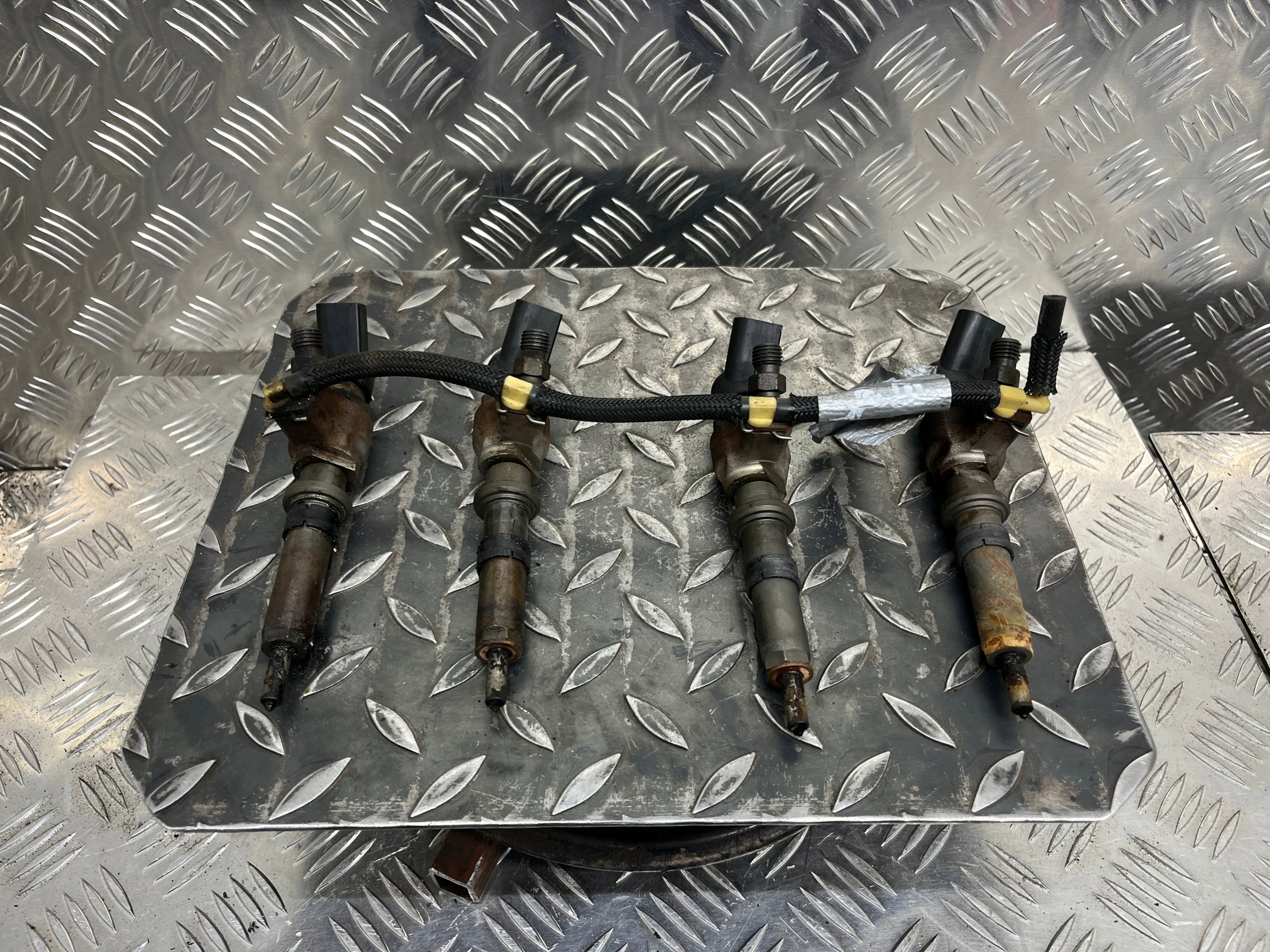 Einspritzdüse Einspritzdüse KOMPLET PEUGEOT PARTNER 1 9652173780