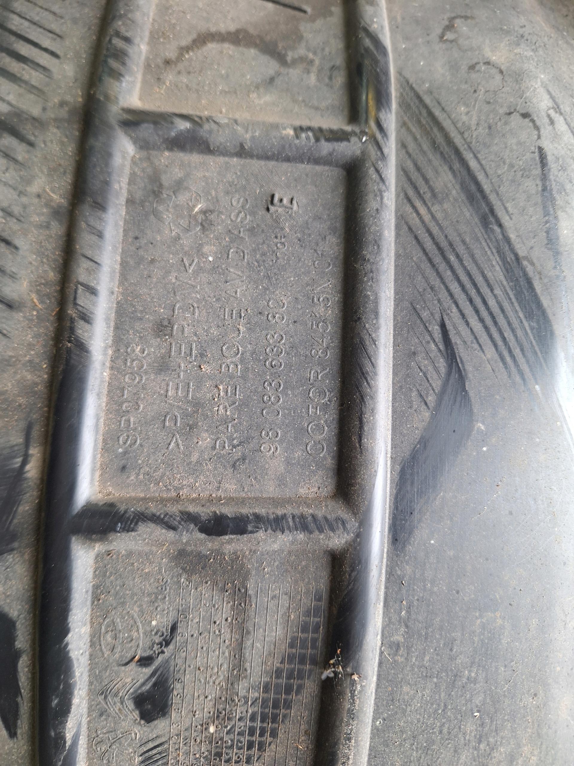PEUGEOT EXPERT III 16-> mudguard front left