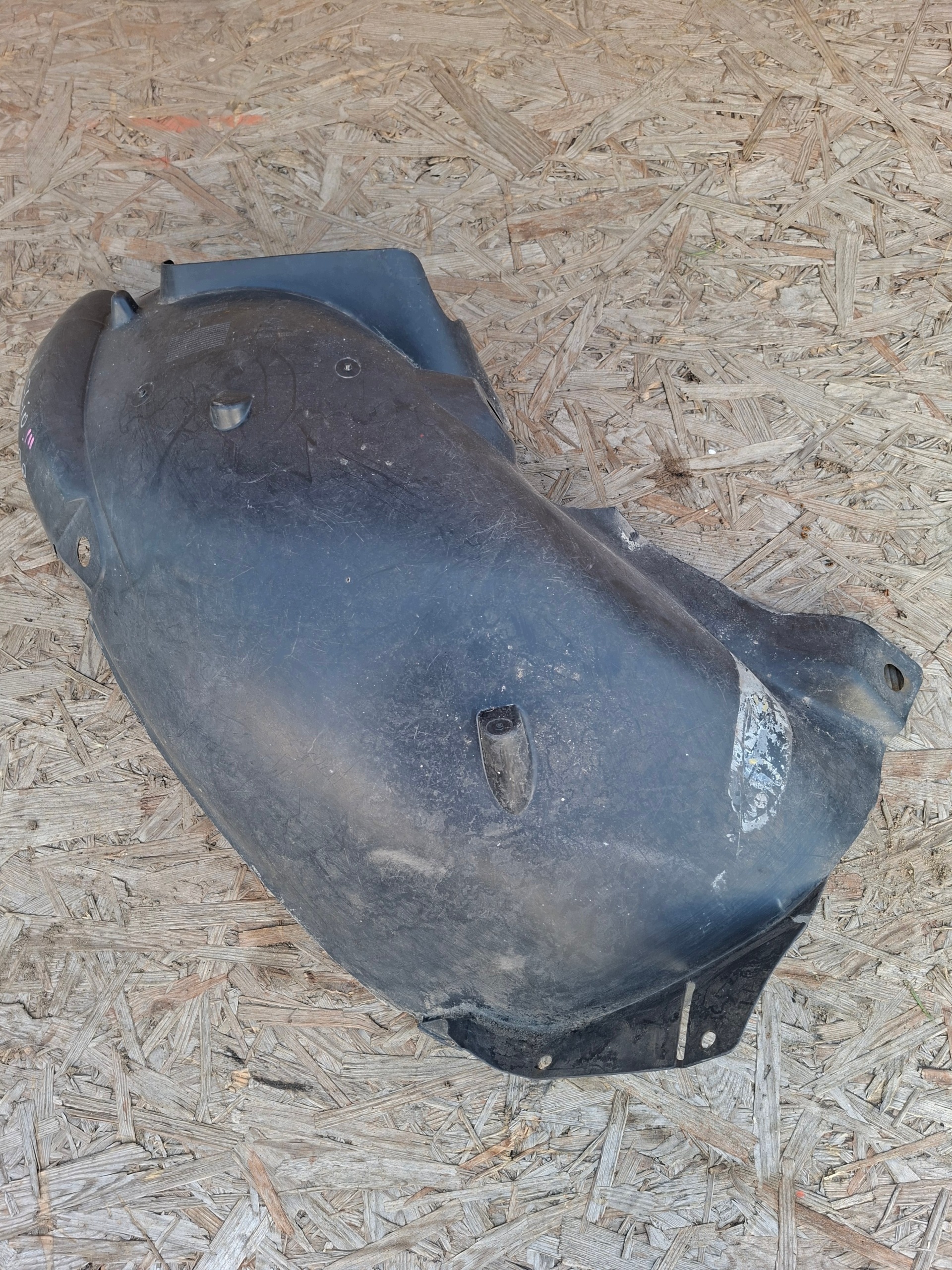 mudguard front front right RENAULT CLIO III 8200289937