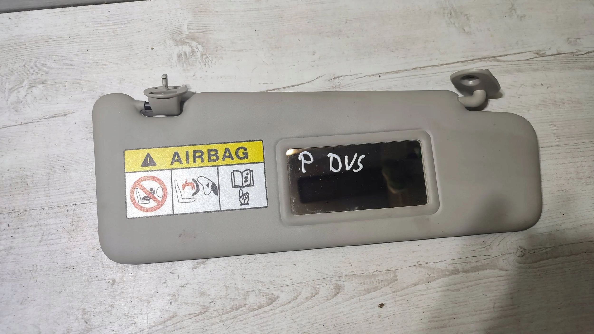Dacia Duster II 17r 1.2 front side right cover przeciwsloneczna