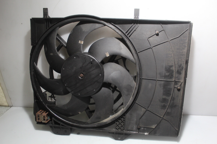 WENTYLATOR CHŁODNICY PEUGEOT 207 1.6HDI Waga produktu z opakowaniem jednostkowym 5 kg