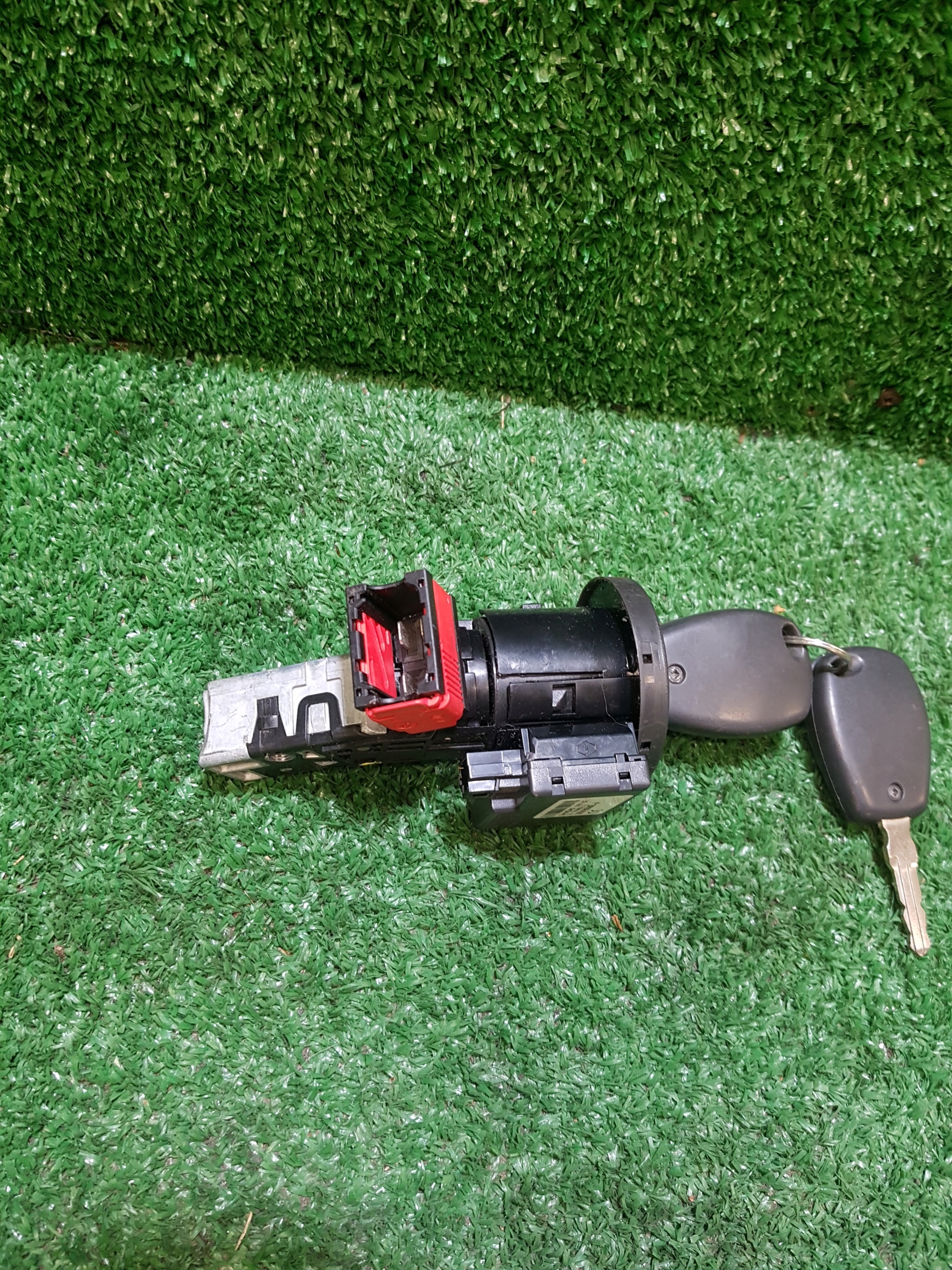 ignition Z KLUCZYKIEM DACIA SANDERO 2 487009602R