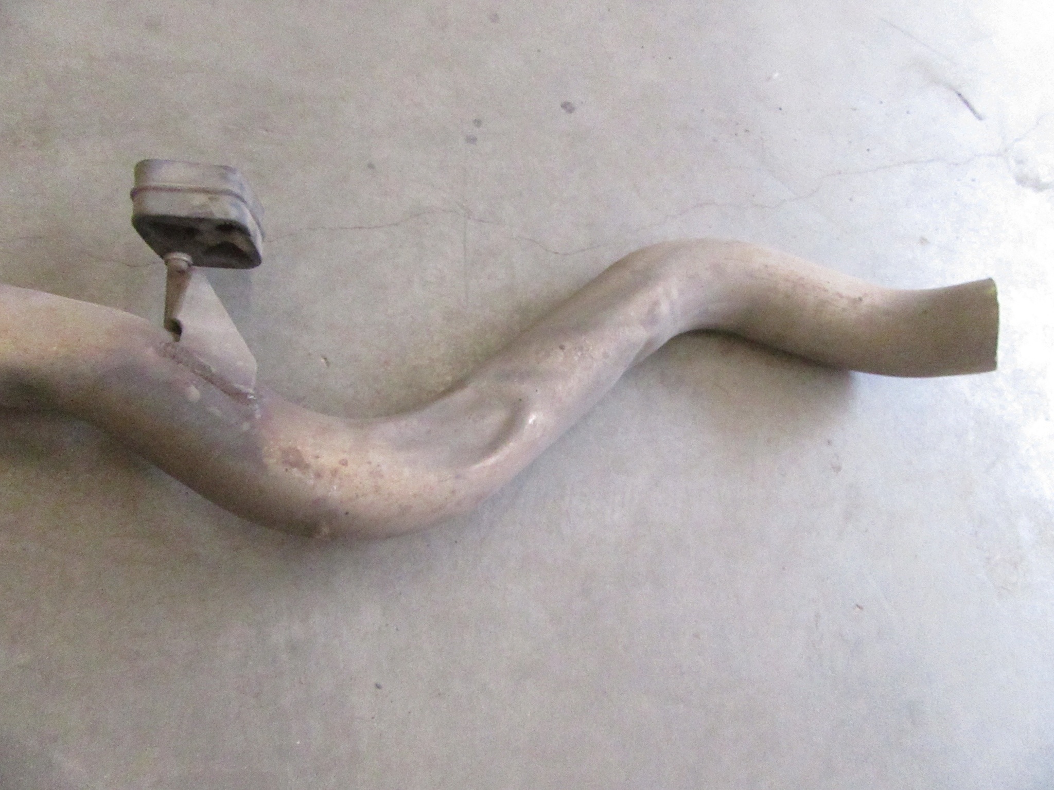 Tlumik mitte BMW 3 e90 e91 1.6 1.8 2.0 N43