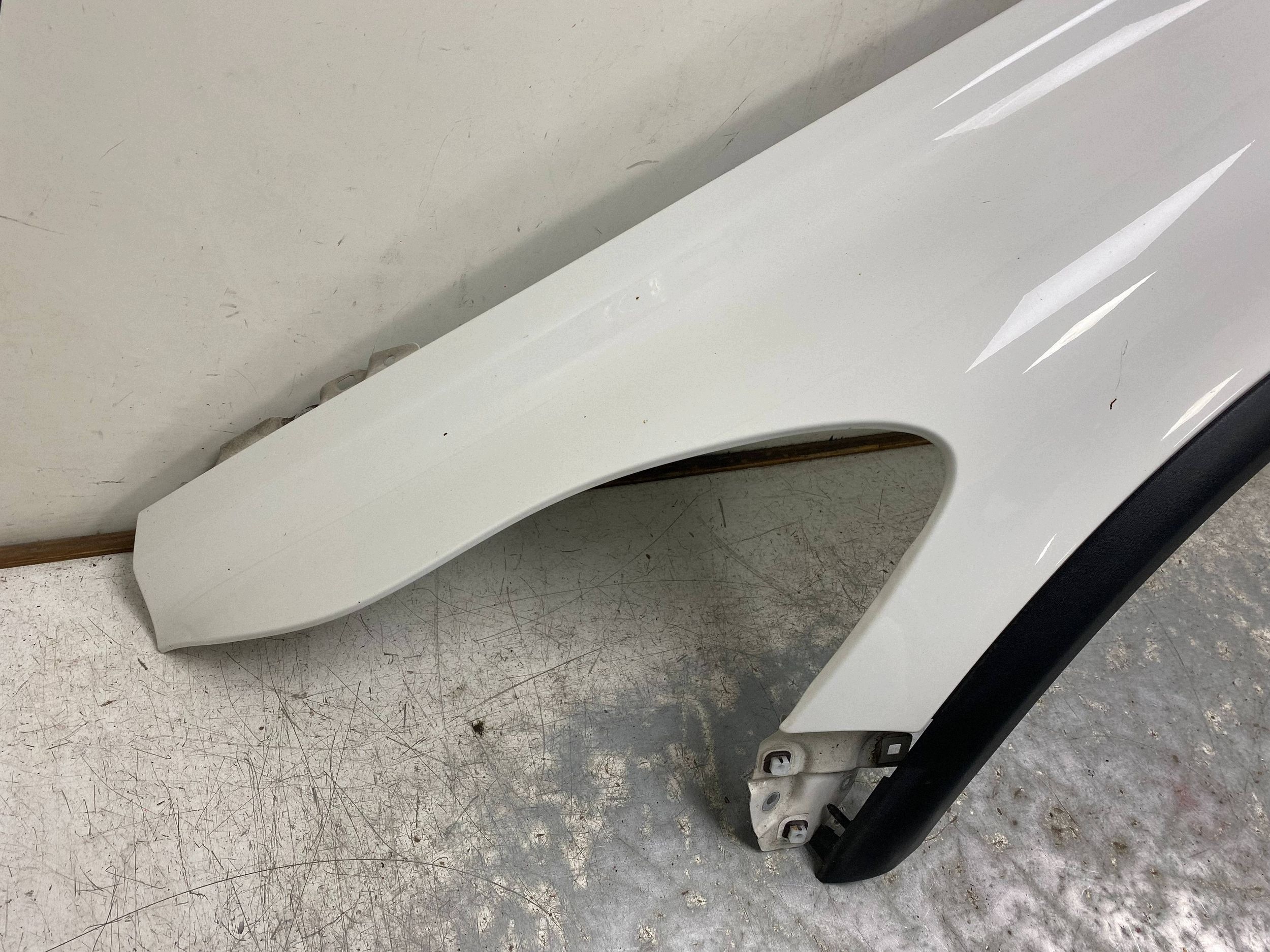 VOLVO C30 LIFT R-design complete fender left front front white