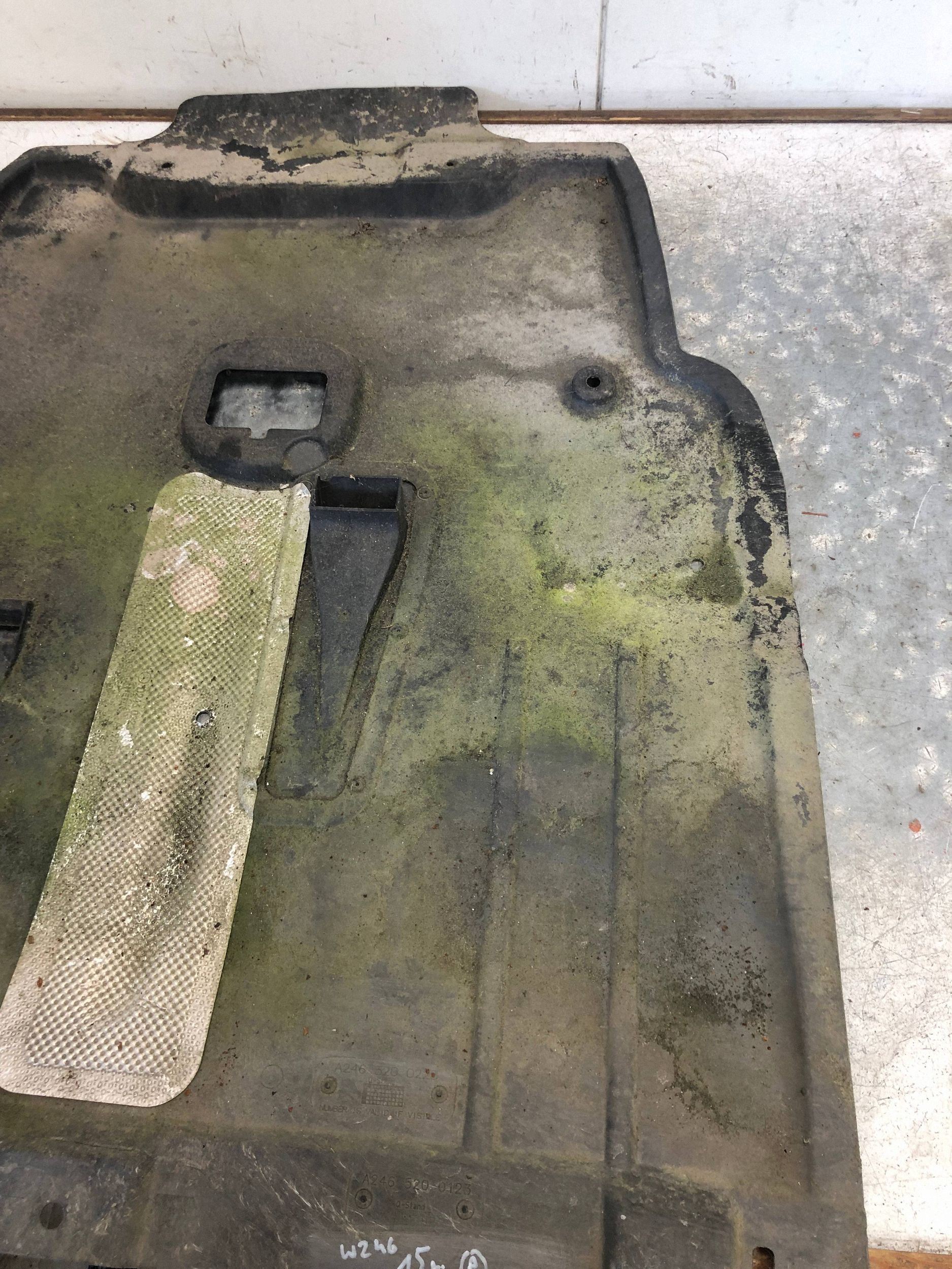 cover below engine MERCEDES W246 A2465200123