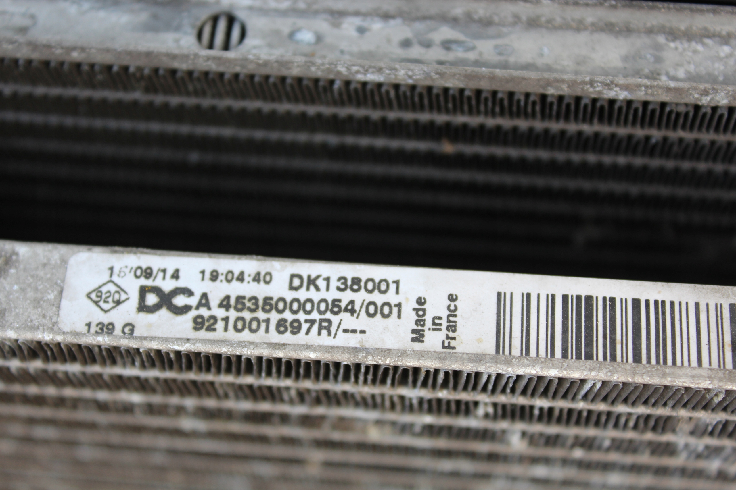 PAS PRZEDNI CHŁODNICE RENAULT TWINGO III #956 Typ samochodu Samochody osobowe