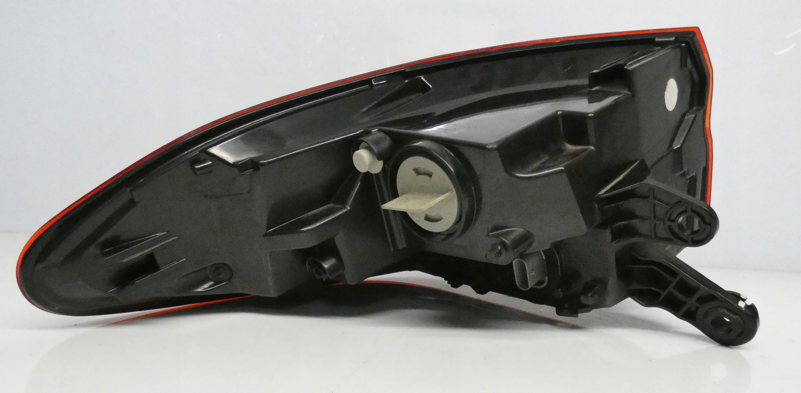 BMW X2 F39 9881162 LAMPA PRAWA TYŁ TYLNA LED Strona zabudowy prawa