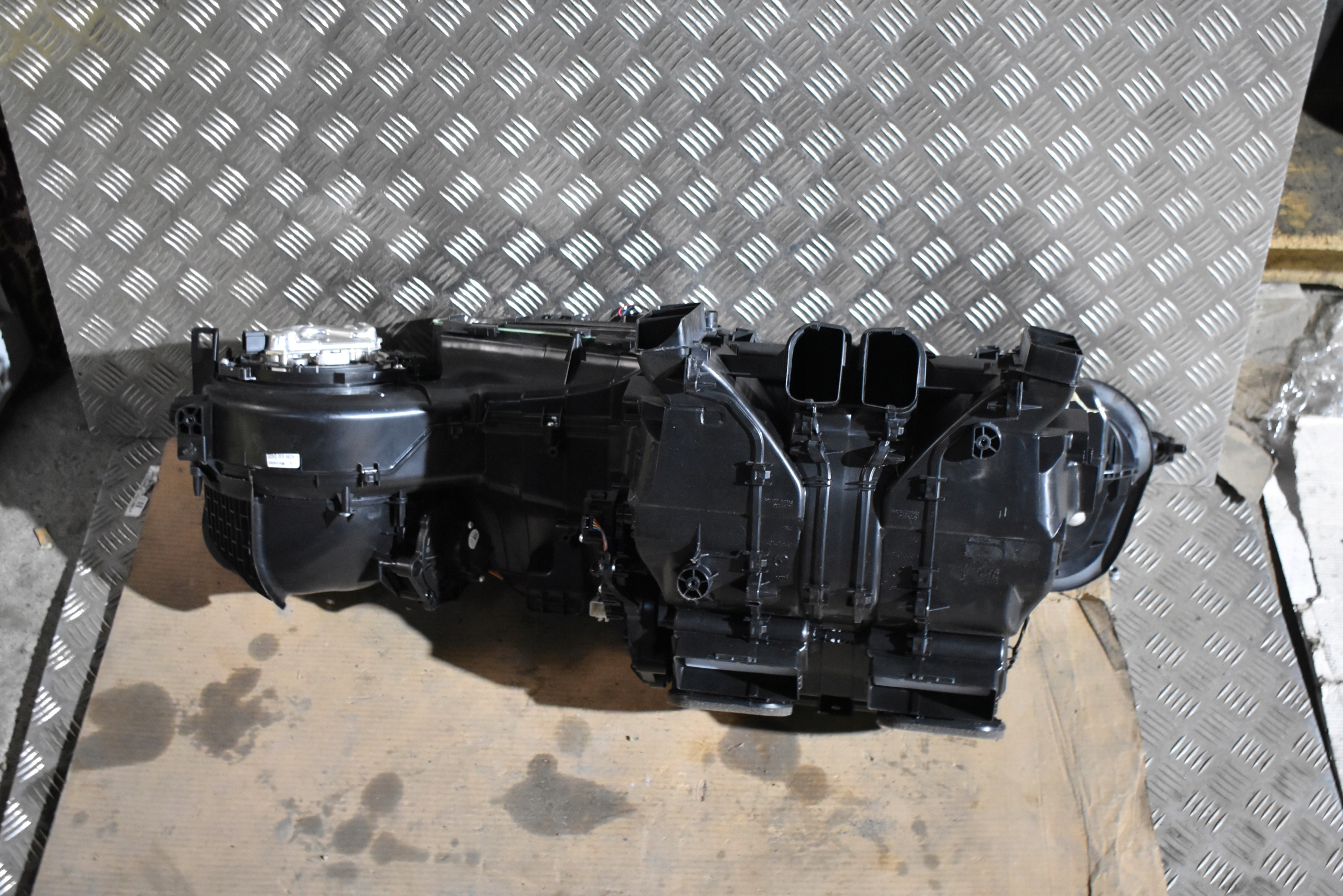 IDEALNA heater MERCEDES W206 1