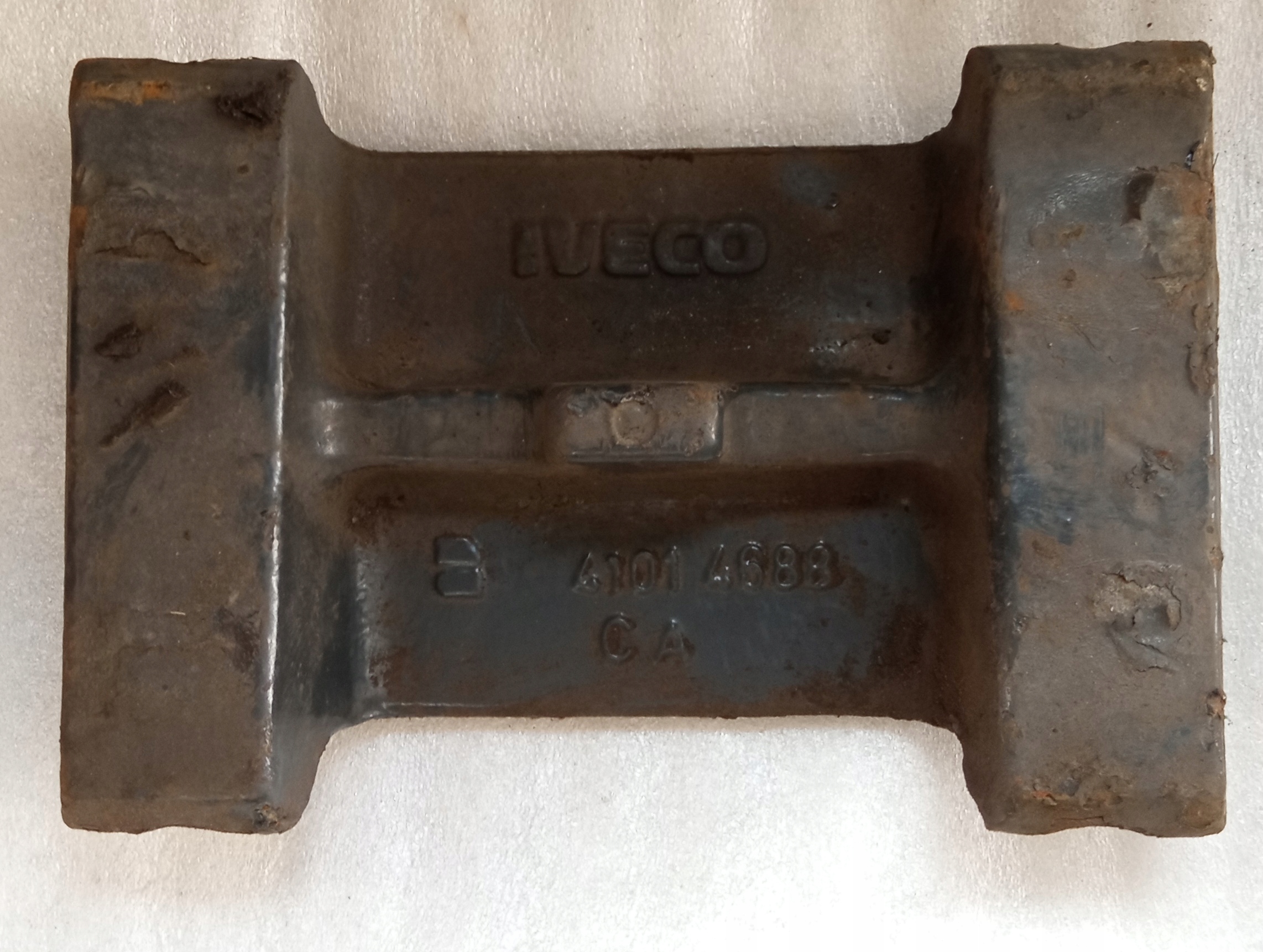 41014688 - Кронштейн полурезора пружины Iveco Stralis