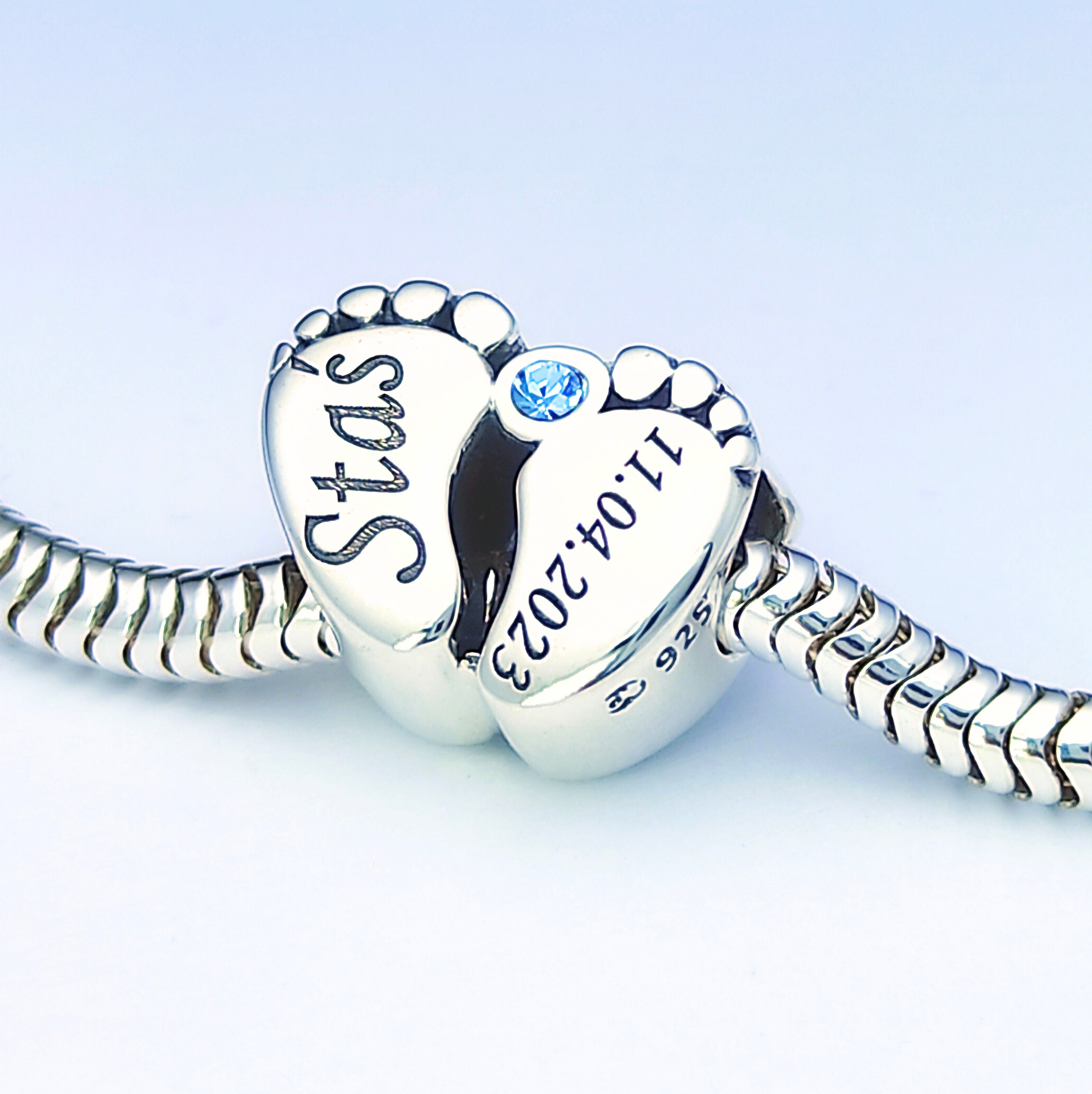 Charms Stříbrné Nožky S Gravírováním Dat Dárek Pro Maminku u příležitosti Narození