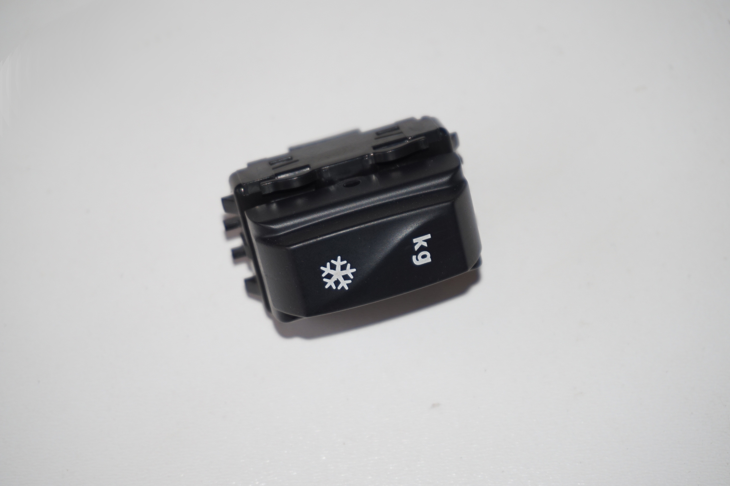 8200775879C - КНОПКА ВКЛЮЧЕННЯ MASTER III