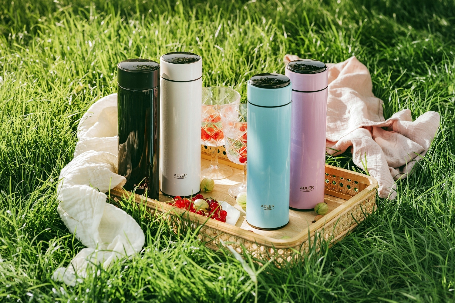 Termos ADLER Thermal flask LED 473ml White AD 4506W Marka Adler