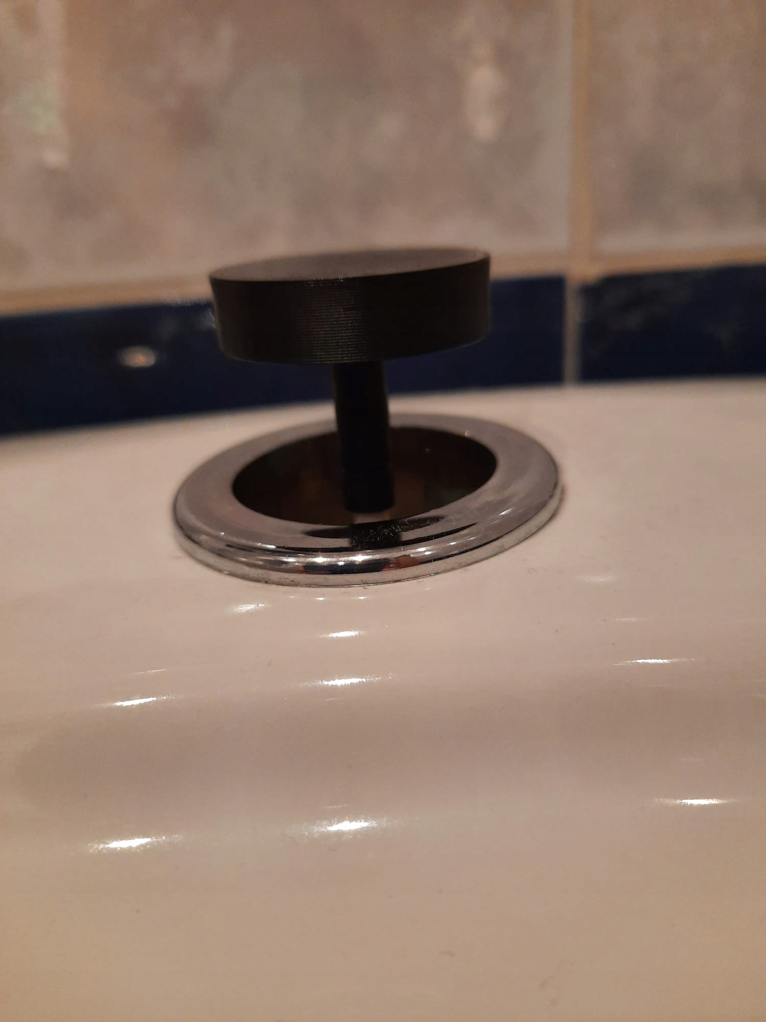 Uniwersalny przycisk guzik spłukujący WC spłuczka