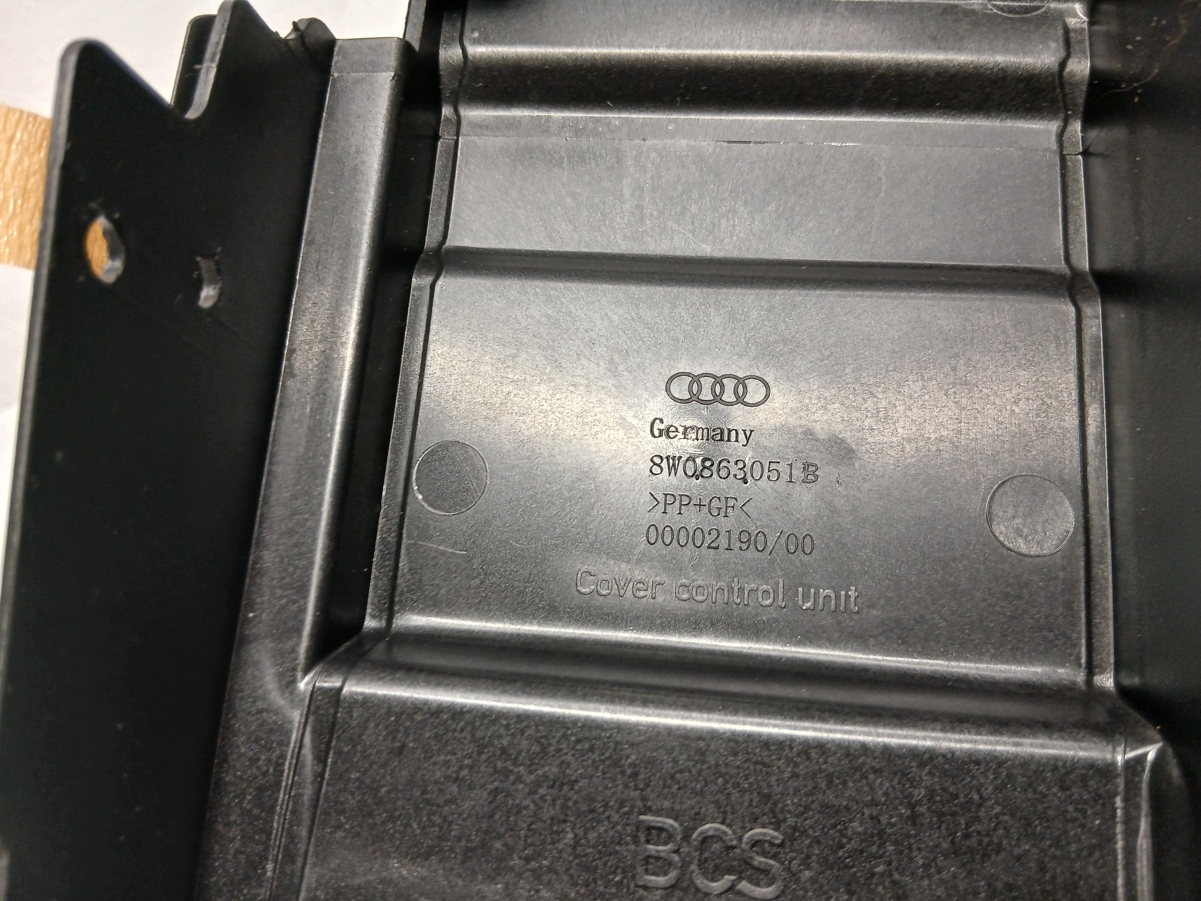 AUDI A4 B9 LIFT Poignée Support plaque du levier de vitesse 8W0863051B