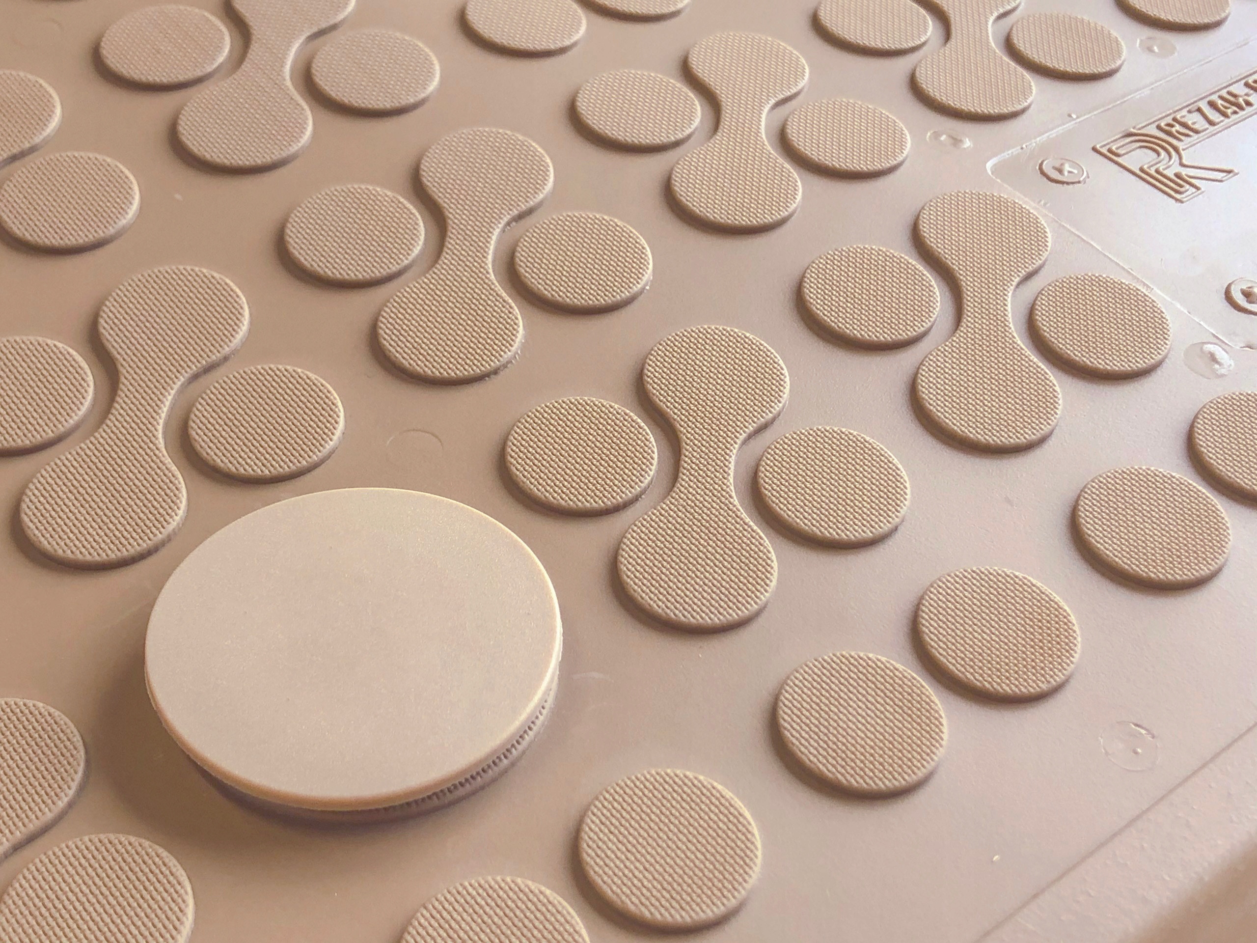 Audi Q3 I SUV 2011-2018 Dywaniki z mocowaniami Zestaw wieloelementowy tak