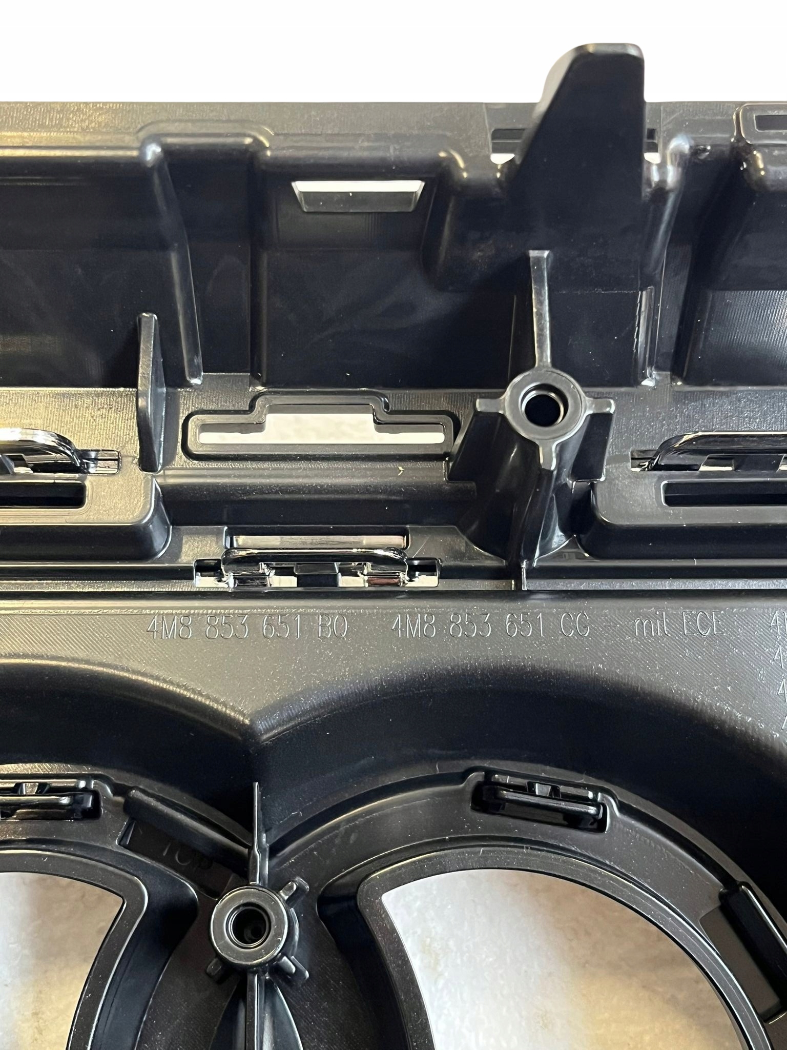 Atrapa chłodnicy Audi 4M8853651BP Typ samochodu Samochody osobowe