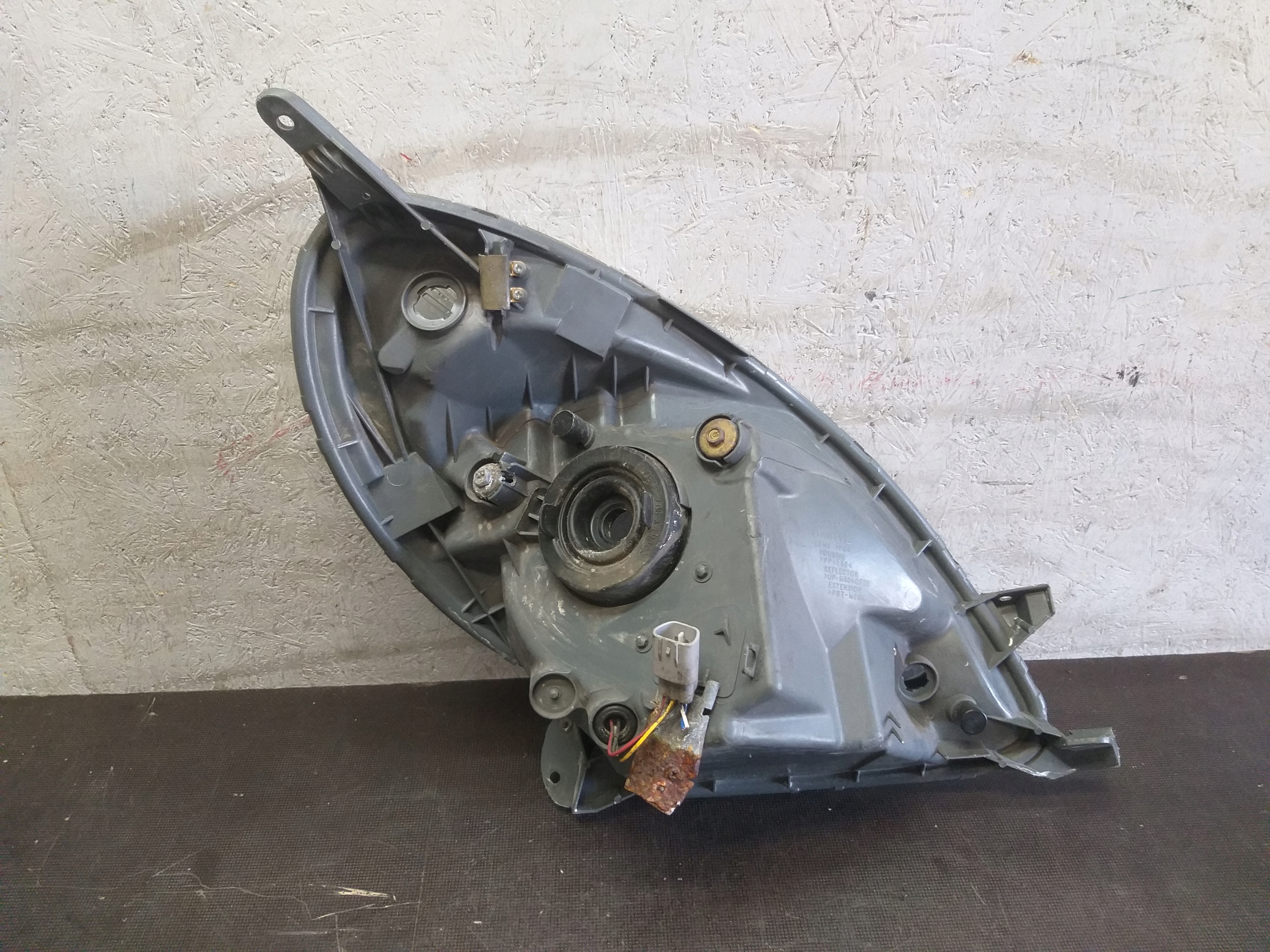 LIGHT FRONT LEFT TOYOTA YARIS VERSO LIFT 03-05